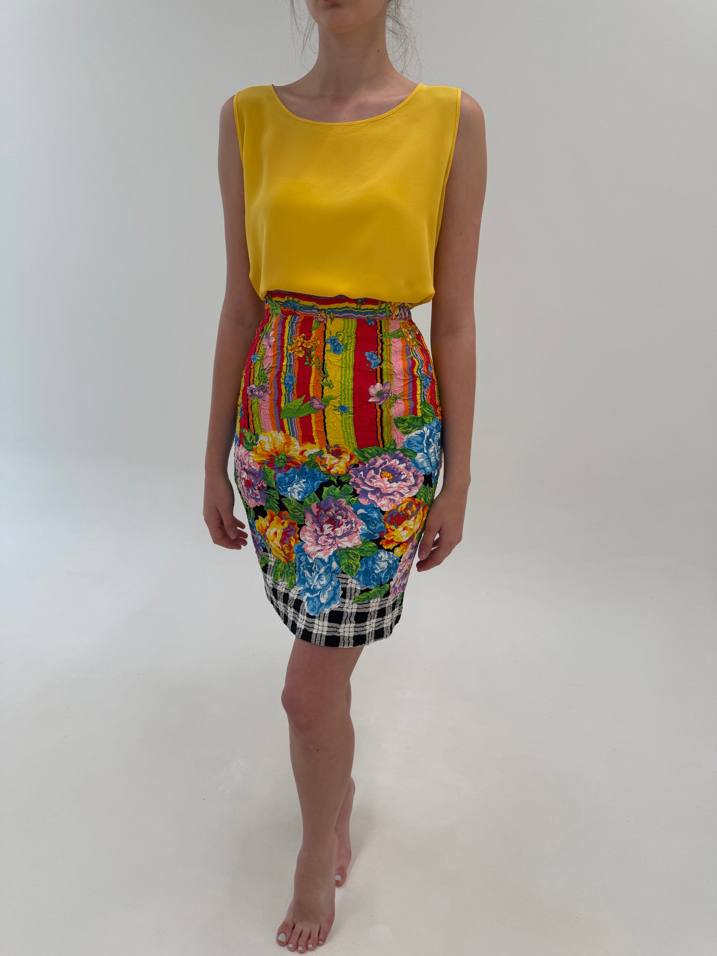 Costum luxury vintage Versace anii 90 din țesătură cu mătase naturală și culori tari