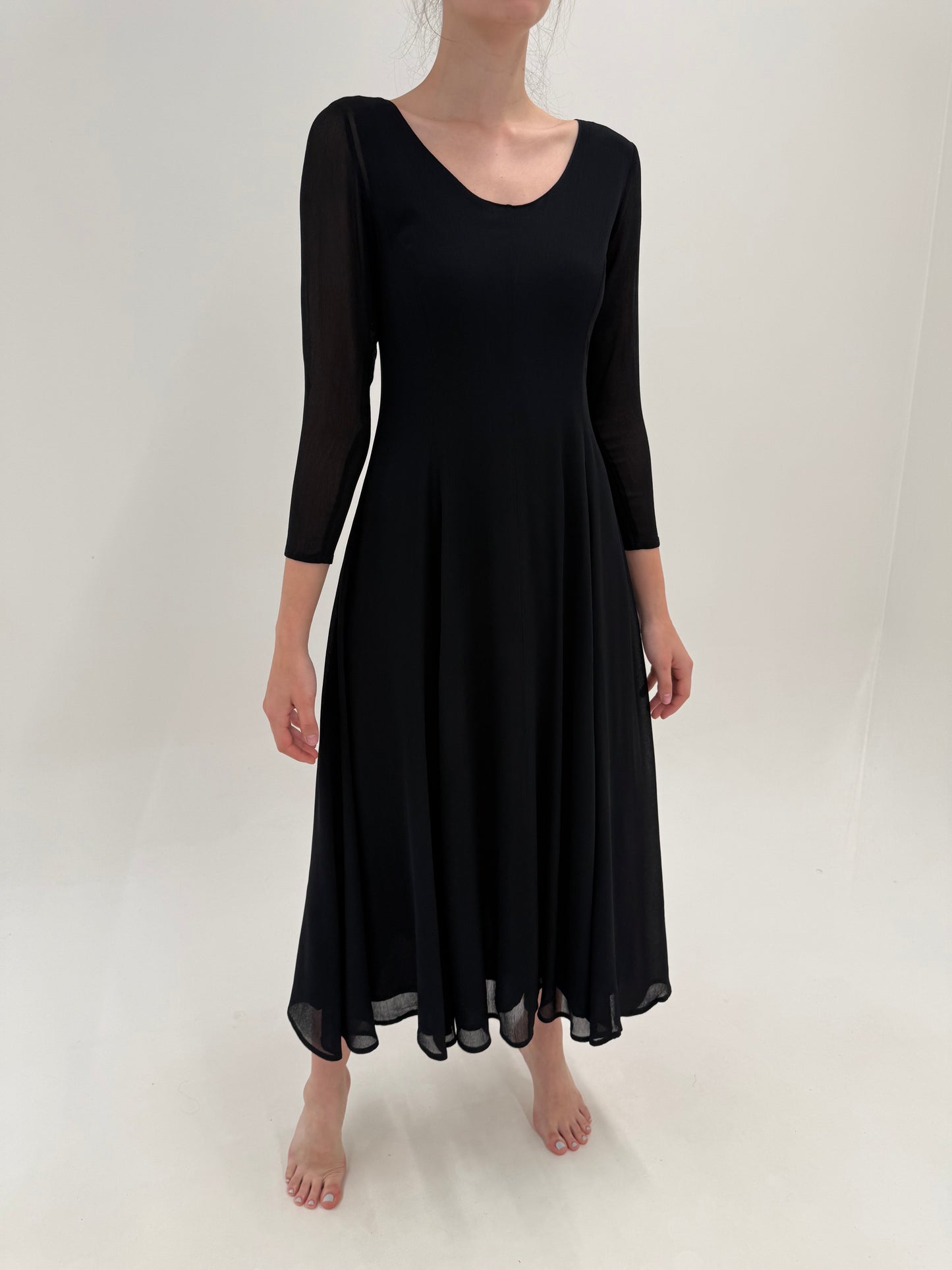 LBD vintage de la zi la seară cu mâneci din voal în croi minimalist