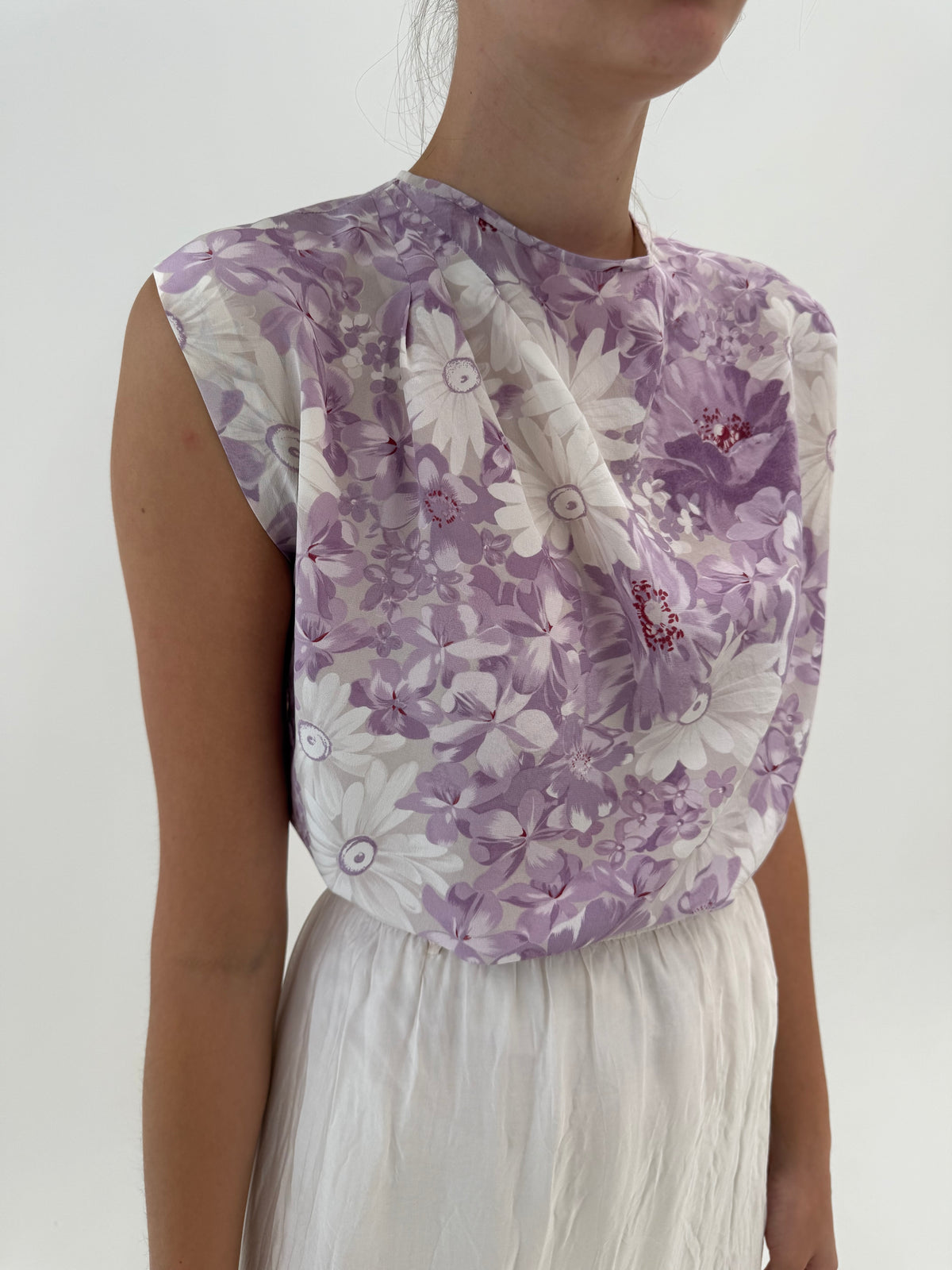 Top din mătase naturală cu print floral superb lavandă