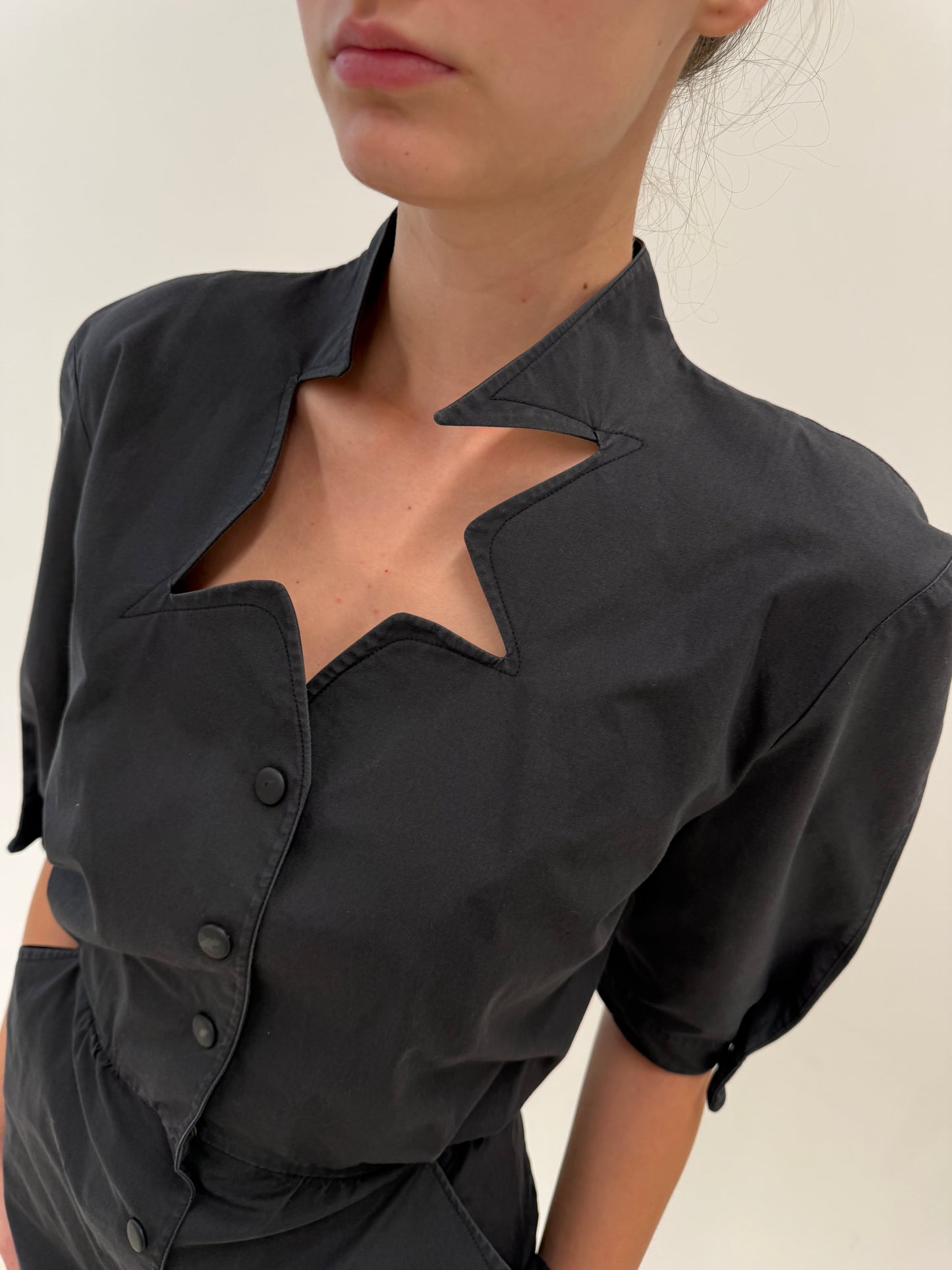 Rochie vintage de arhivă Thierry Mugler sfârșit de ani 80 din poplin negru de bumbac