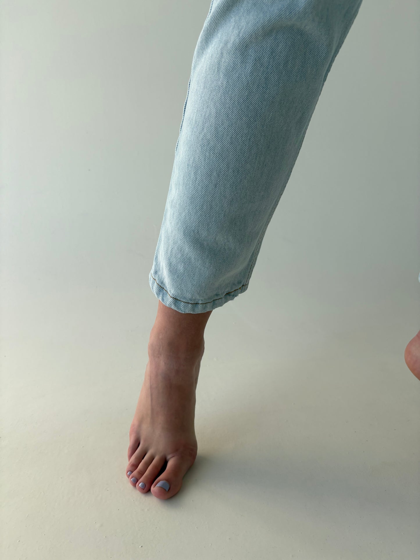 Jeans Calvin Klein în croi clasic