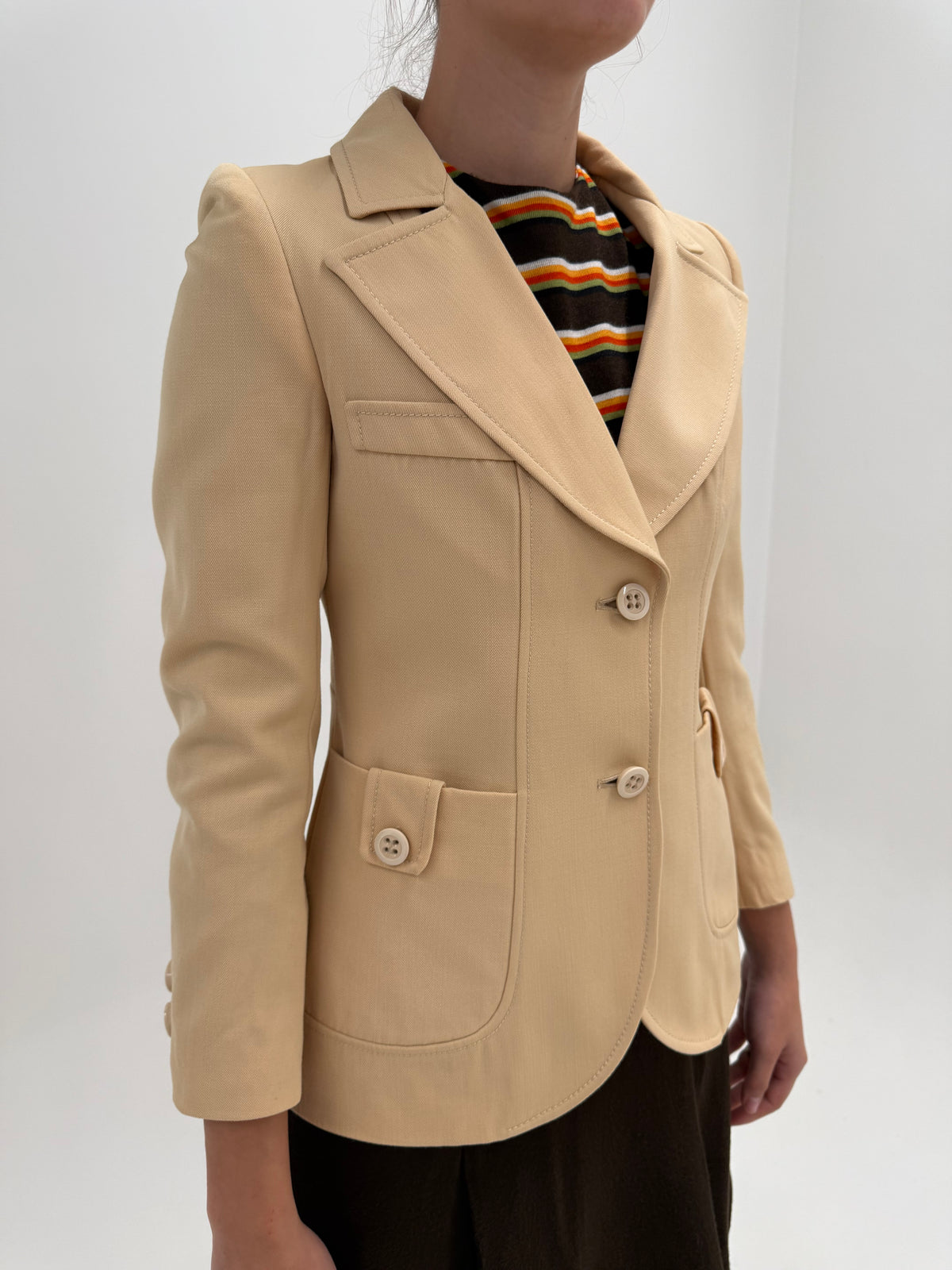 Sacou old vintage camel anii 70 din gabardină de lana camel cu revere late în croi cambrat