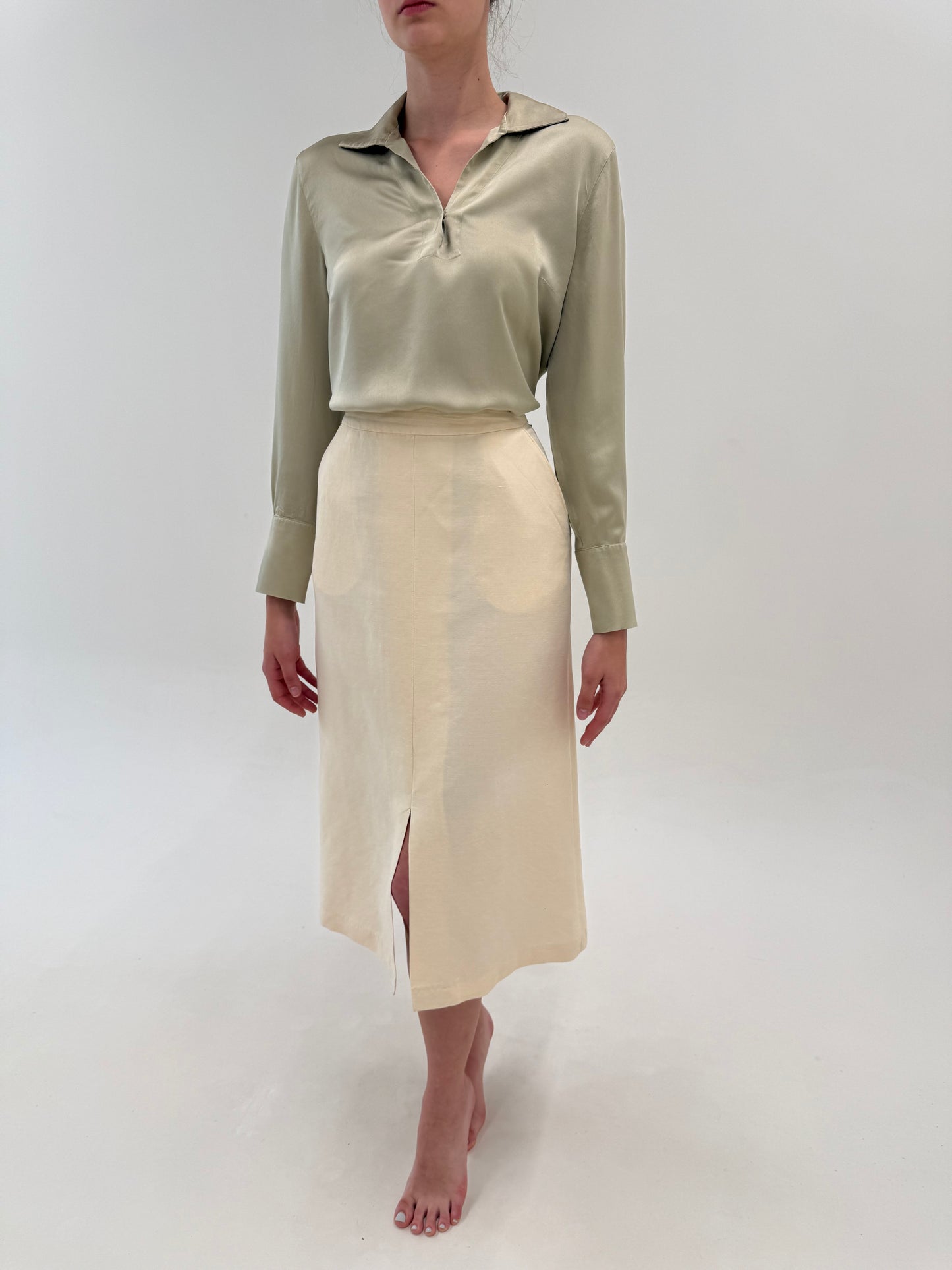 Fustă Max Mara nude din pânză de mătase naturală și in