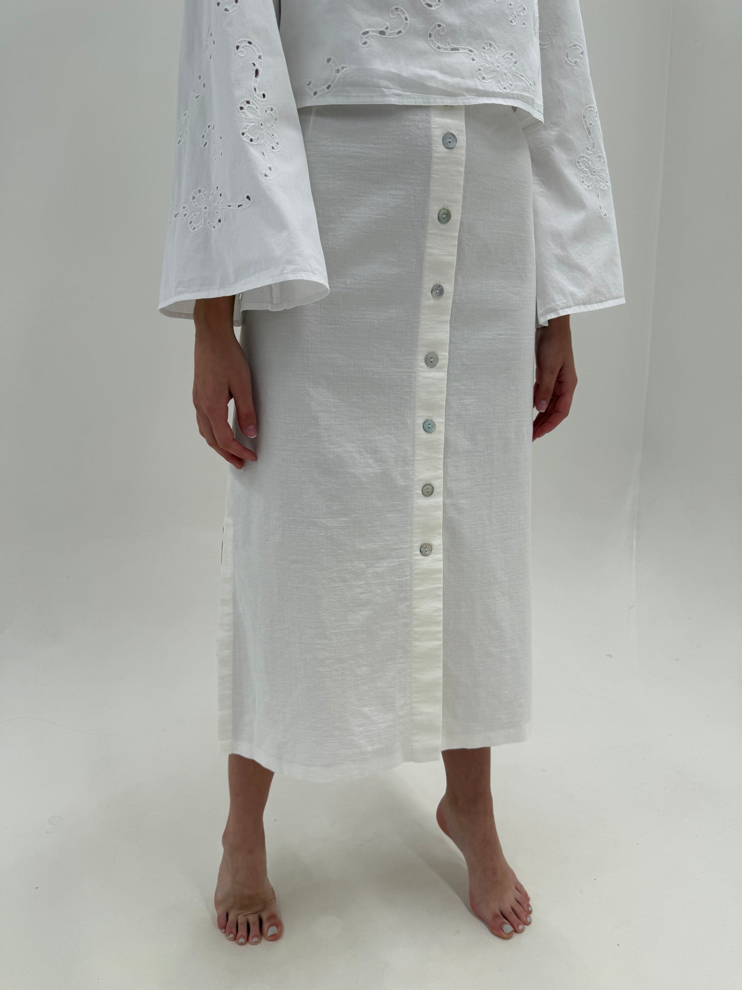 Fustă maxi din in premium în croi minimalist cu nasturi mother of pearl