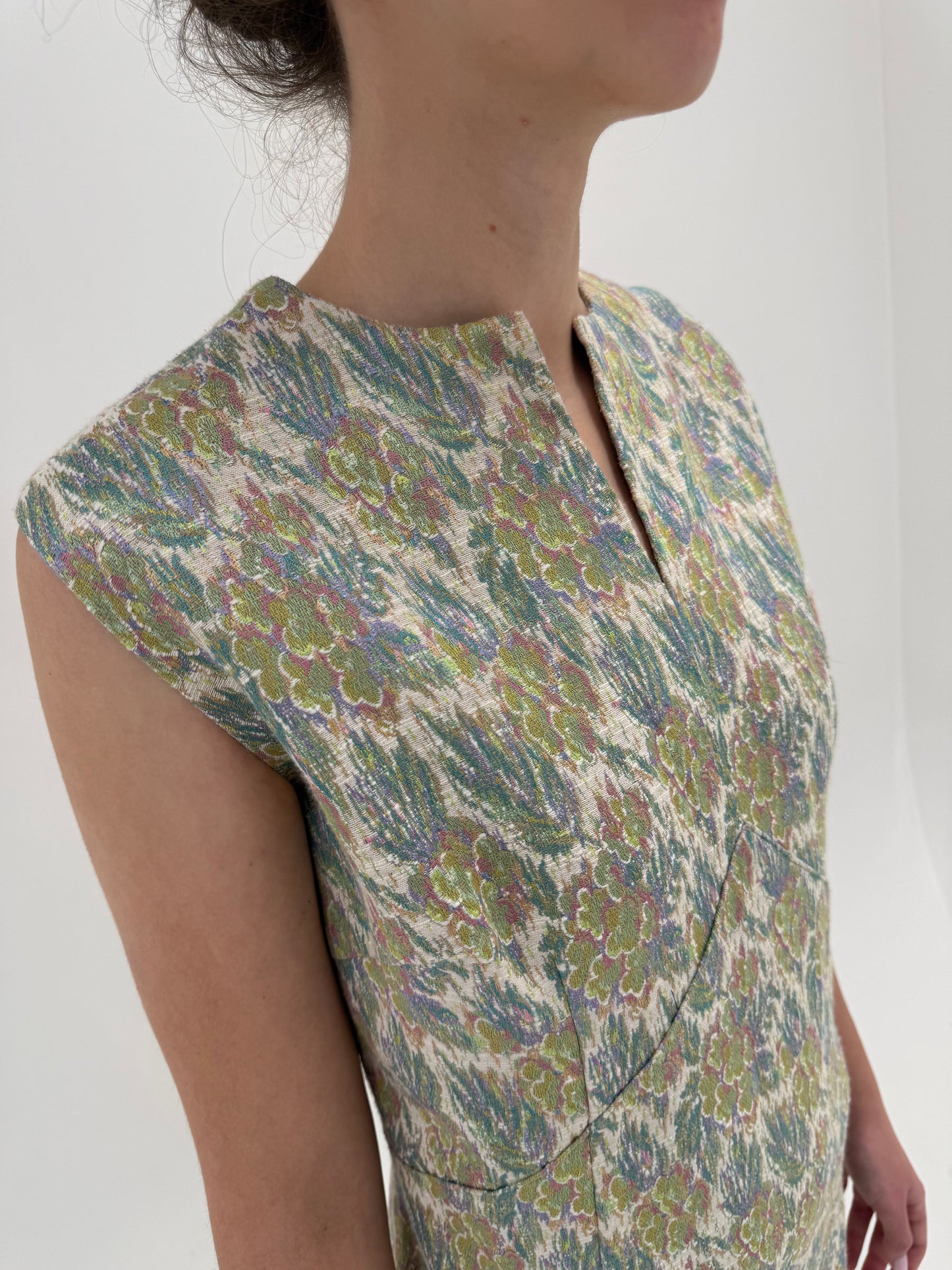 Rochie maxi old vintage anii 60 de colecție din jacquard excepțional în culori pudrate