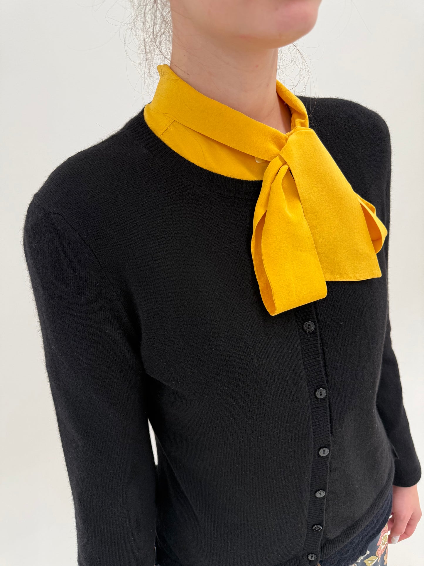 Cardigan RedValentino negru din lanita foarte subțire ultra fină