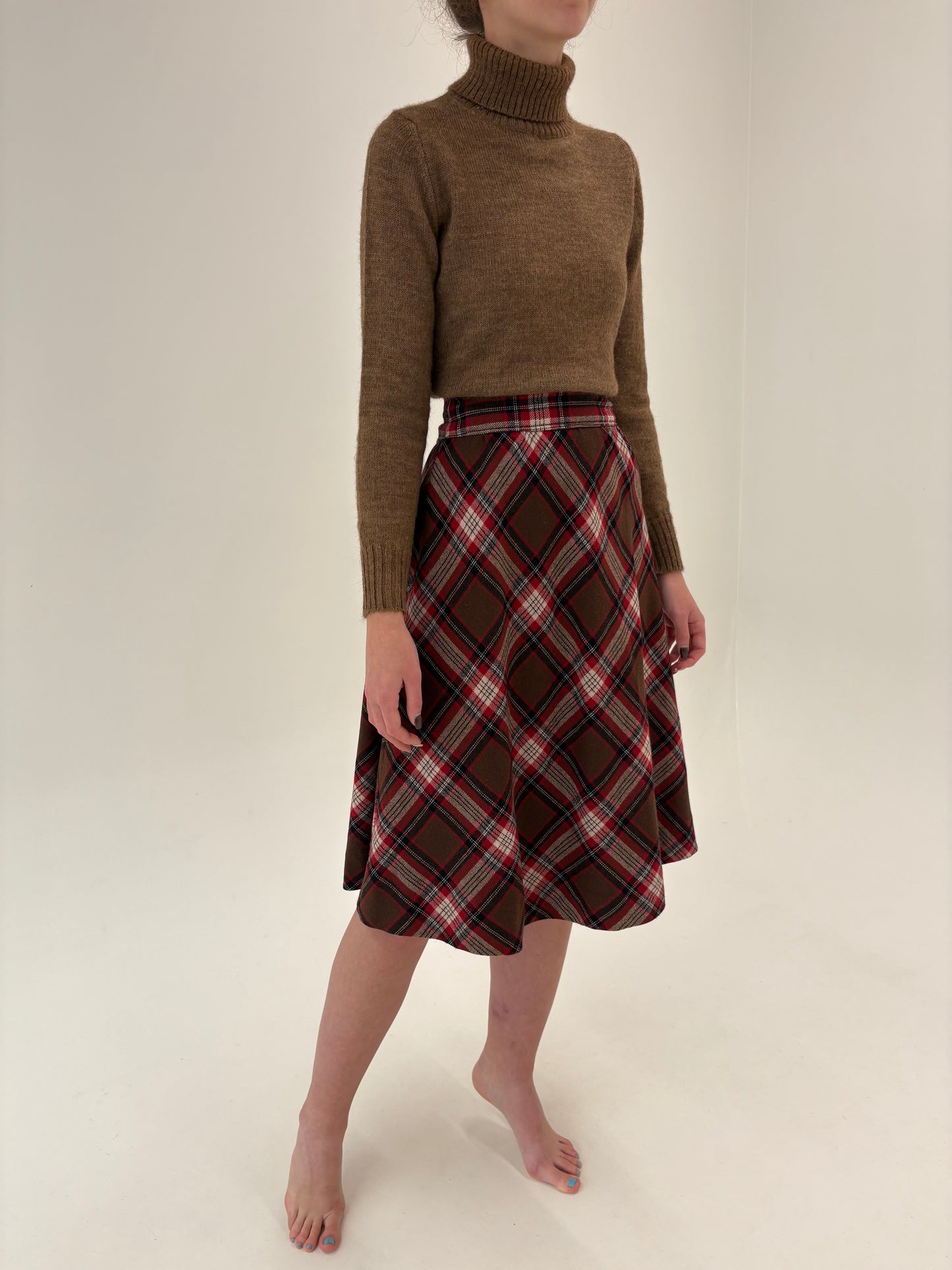 Fustă chocolate brown din Tartan cu talie ultra înaltă marcată