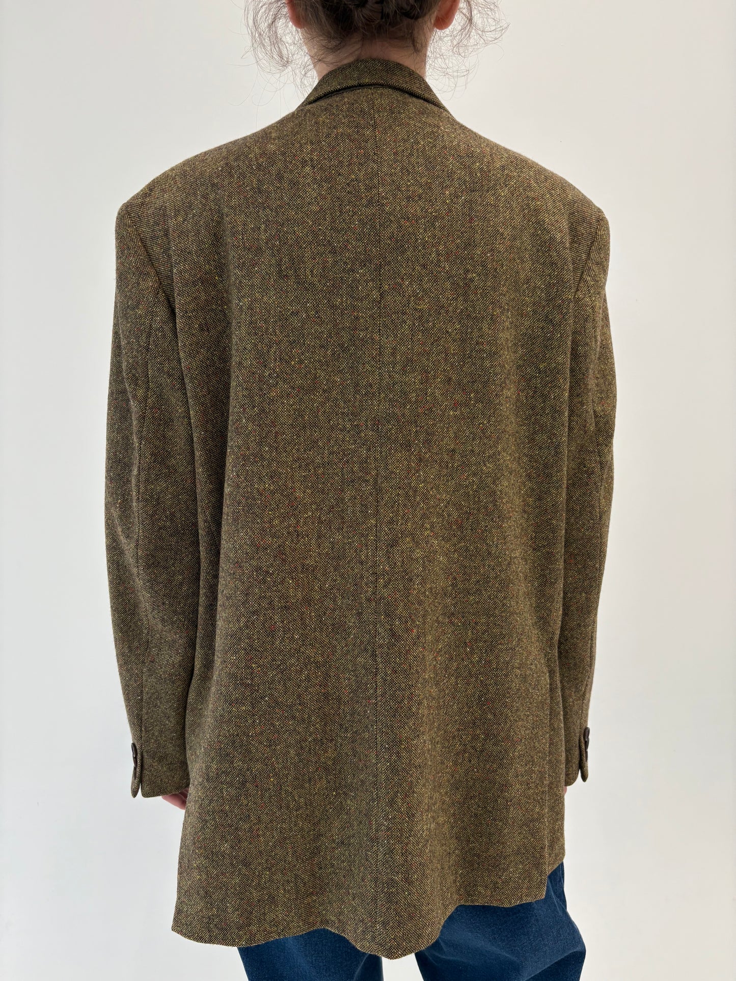 Sacou italian camel în croi actual din tweed de lana cu inserții colorate