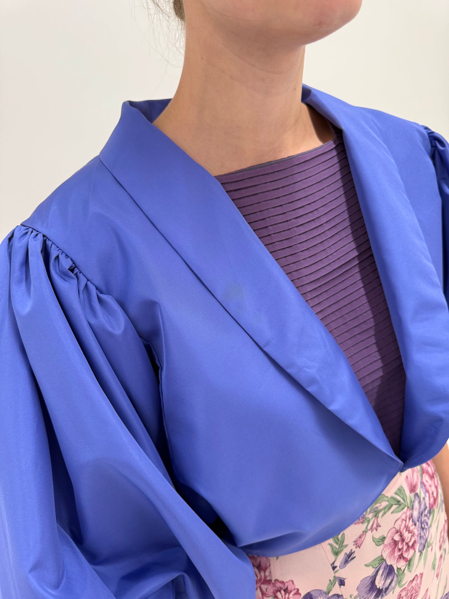 Sacou spectaculos din tafta cornflower blue cu mâneci bufante