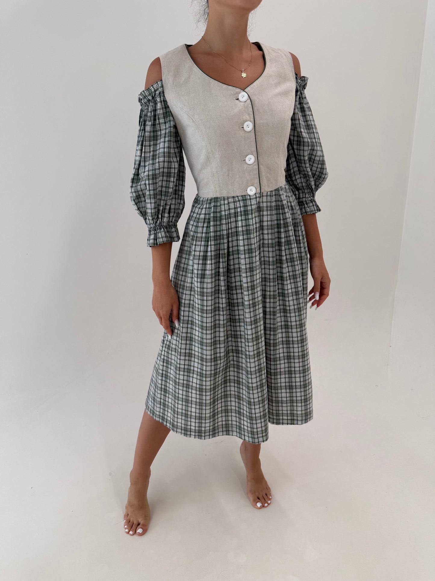 Rochie vintage cu corsaj din pânză de in și pânză de bumbac cu mâneci ușor bufante