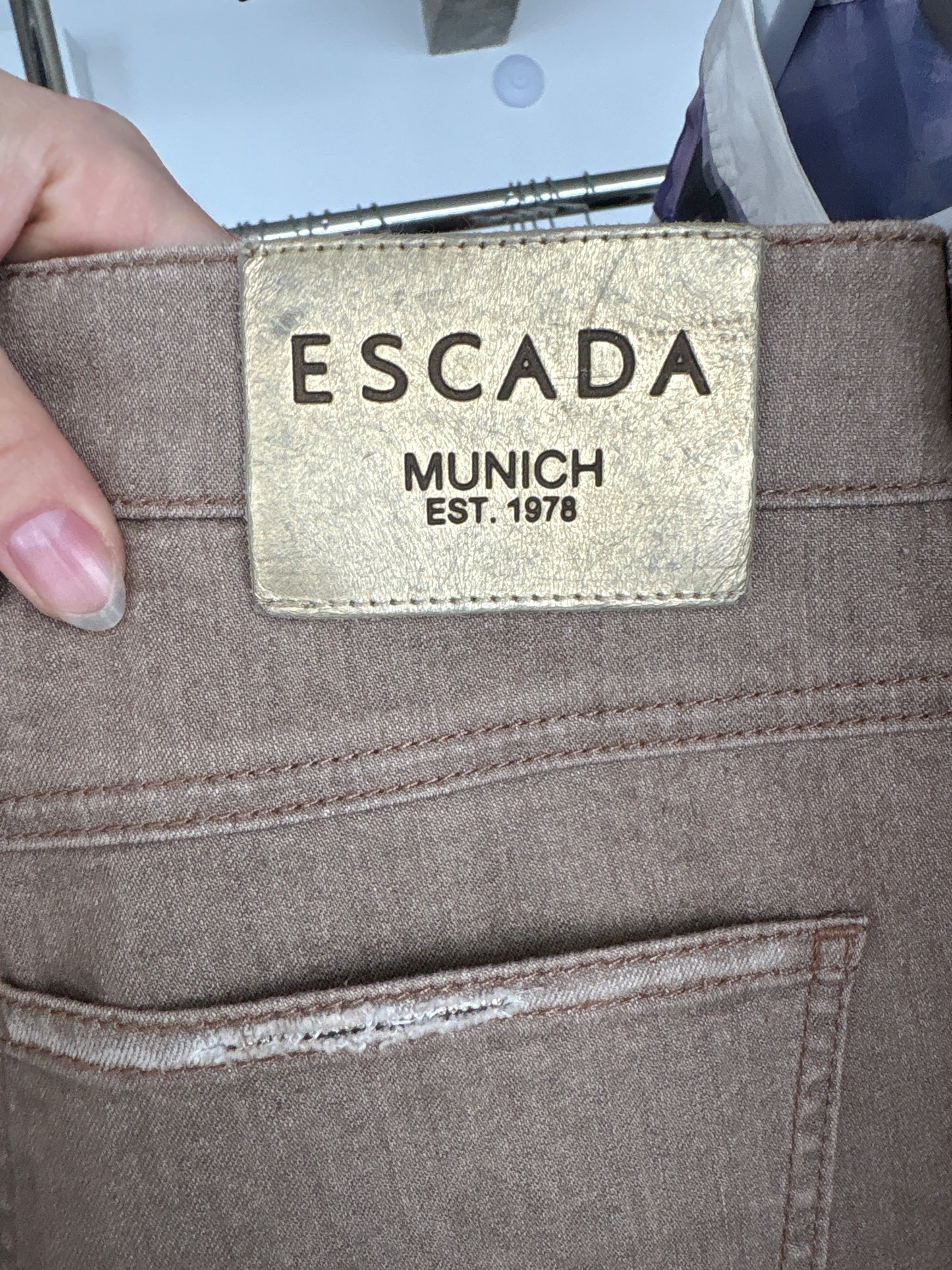 Pantaloni Escada de vară care au lait din bumbac modelator tall
