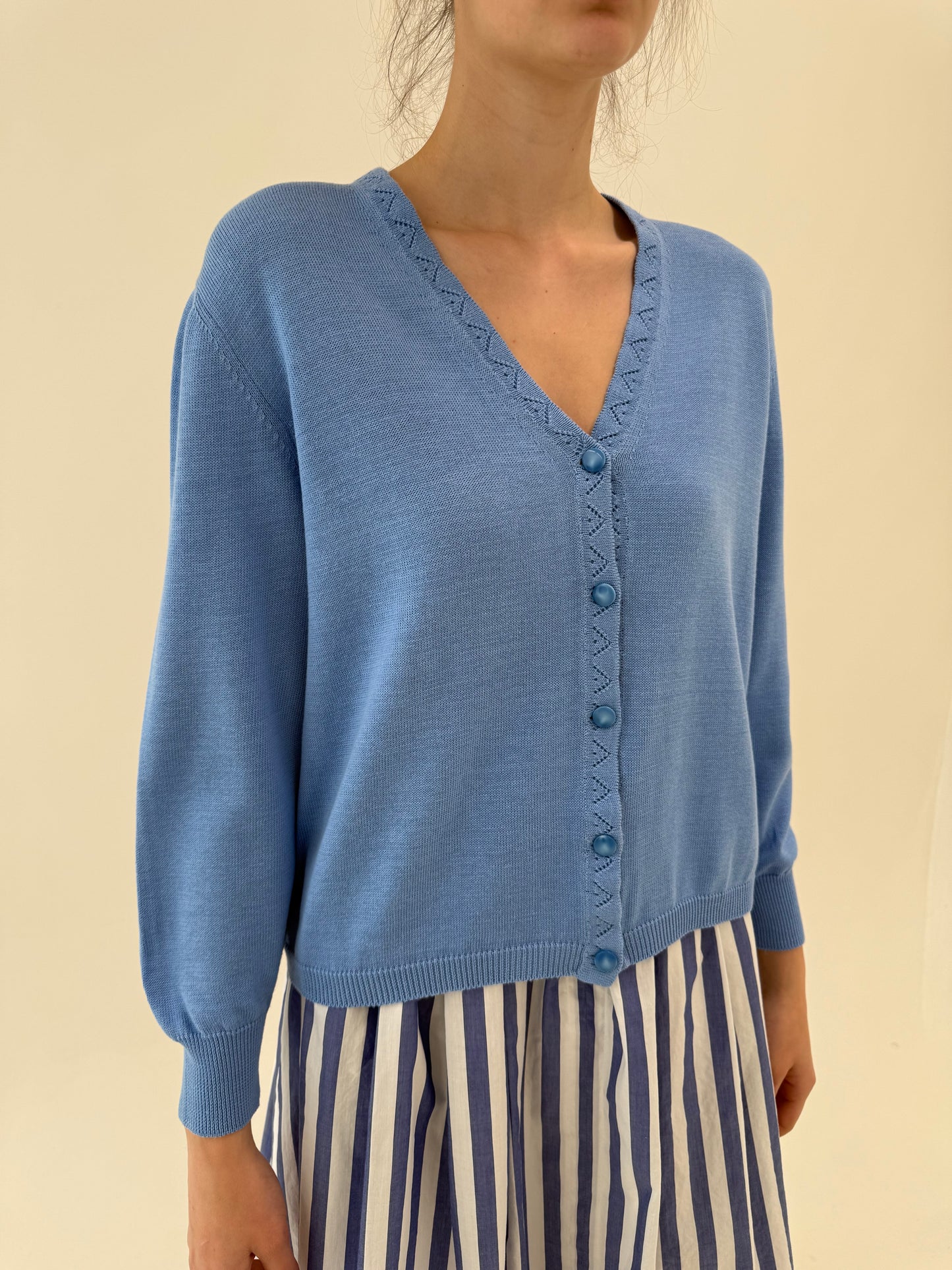 Cardigan albastru ciel vintage din bumbac premium cu manșete îngustate