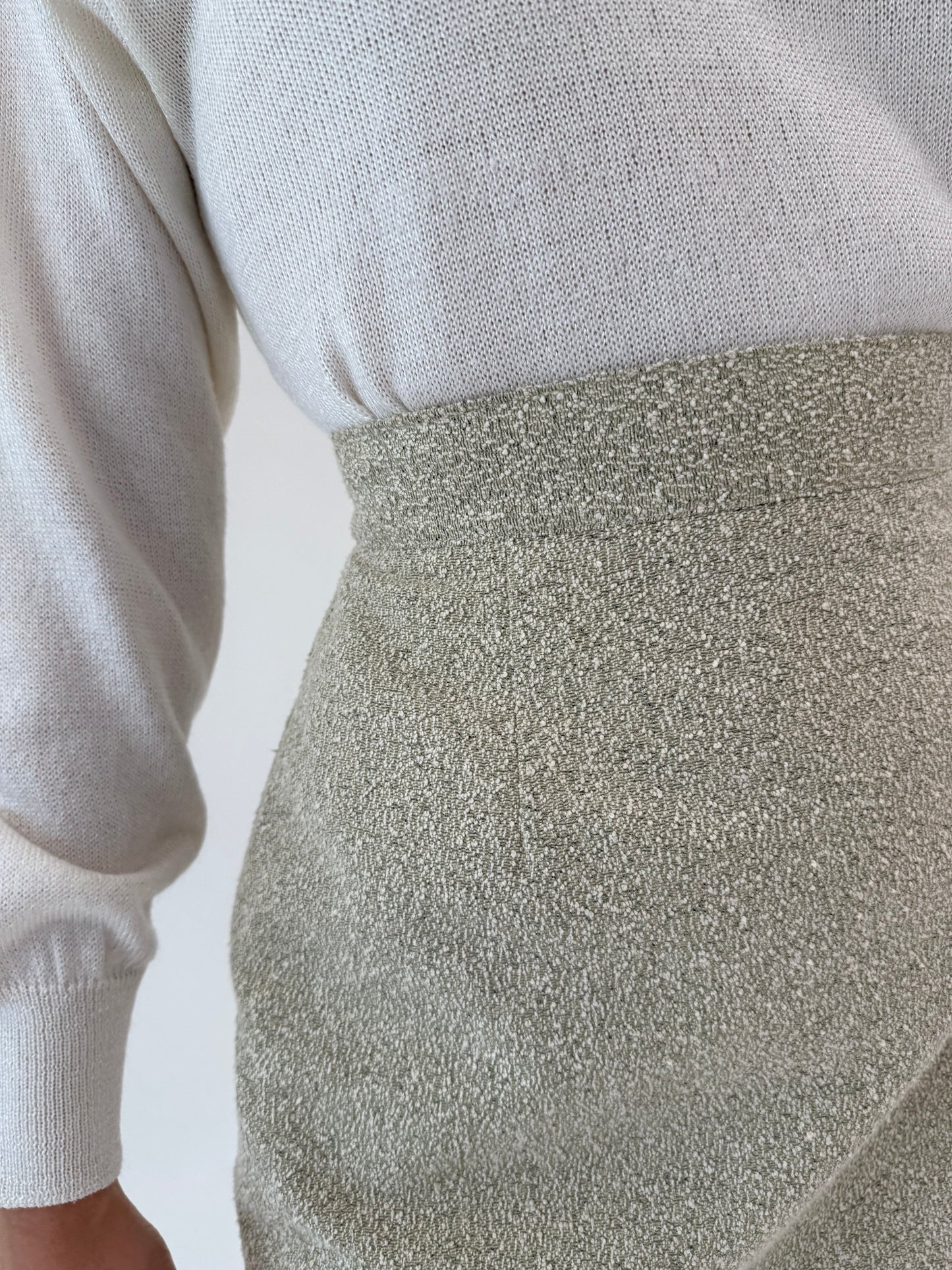 Fustă din boucle Sage green cu talie ultra înaltă marcată