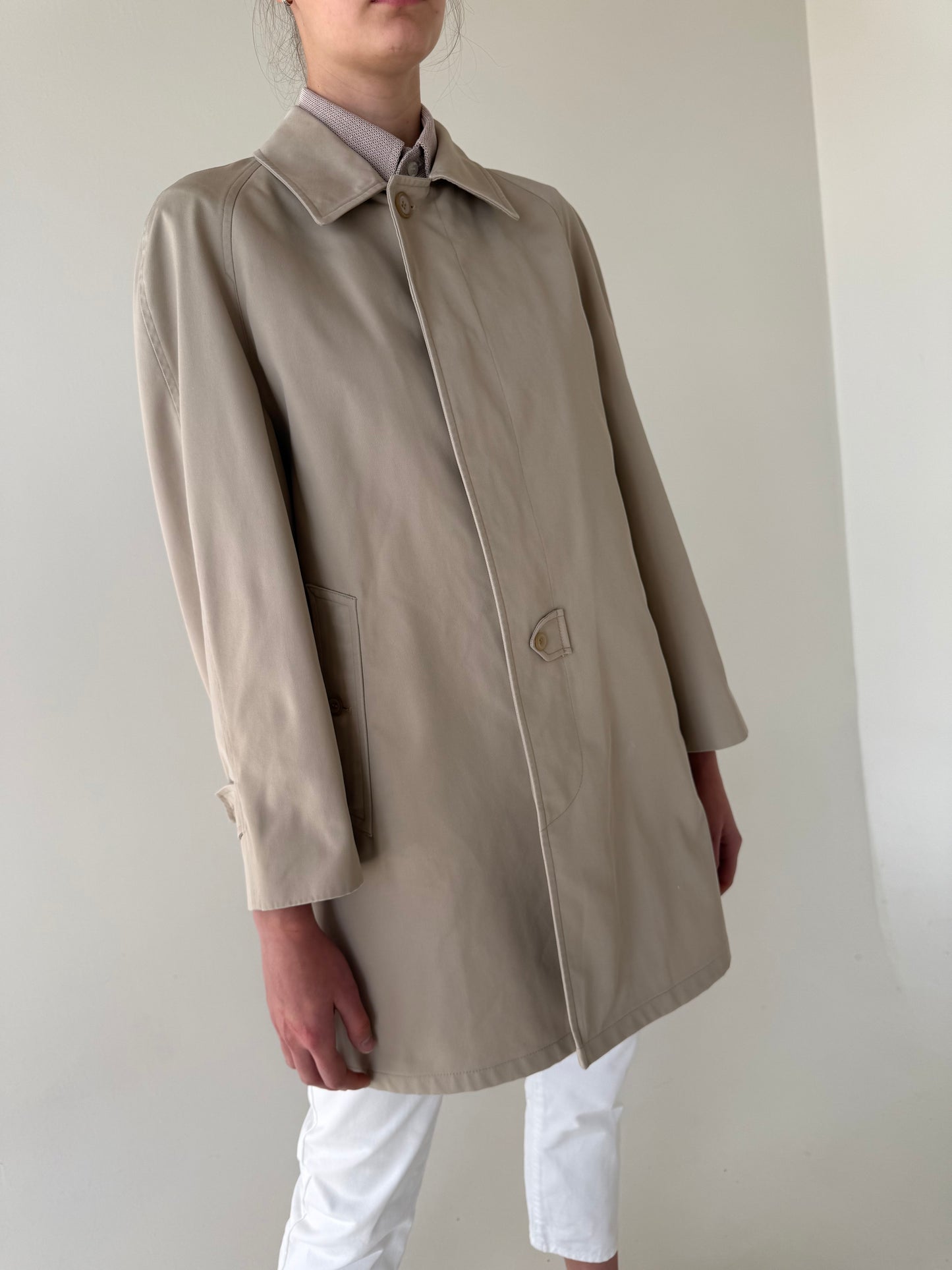 Trench vintage Burberry de vară în croi super reintrat în trend