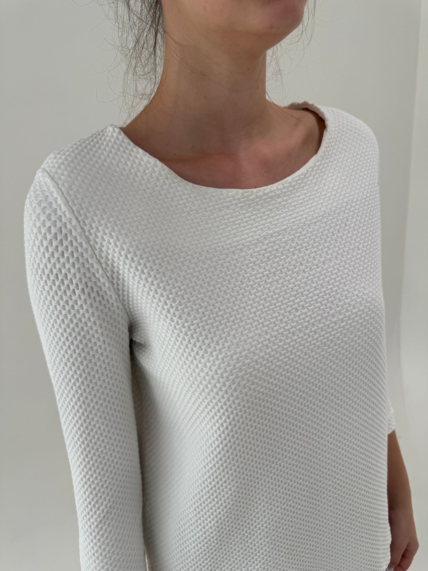 Bluză COS din seersucker de bumbac în croi minimalist