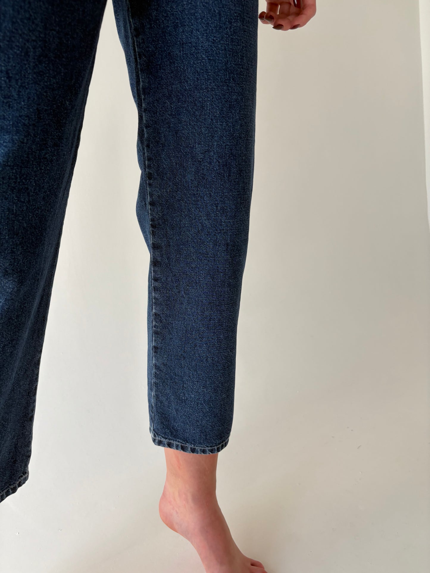 Jeans vintage straight leg dark wash cu talie înaltă