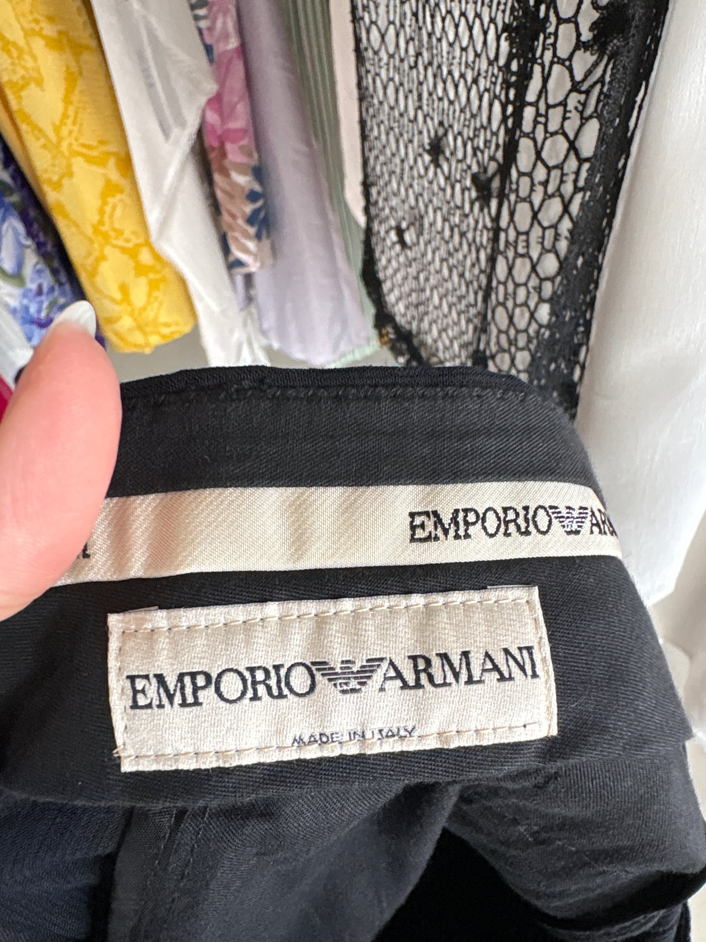 Pantaloni negri Armani spre palazzo de vară cu solduri generoase