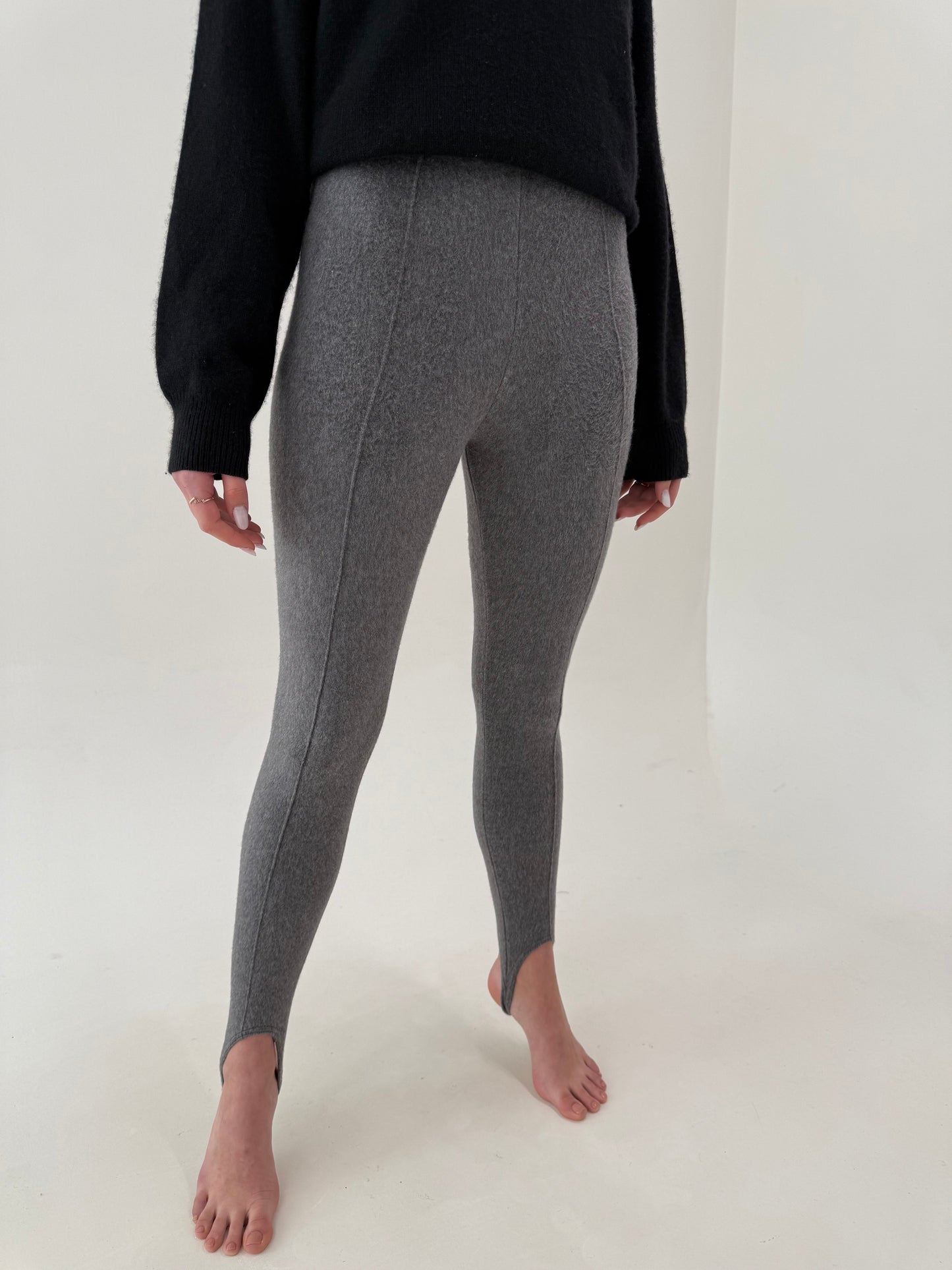 Pantaloni vintage noi cu etichetă în croi super în trend cu prindere sub talpa