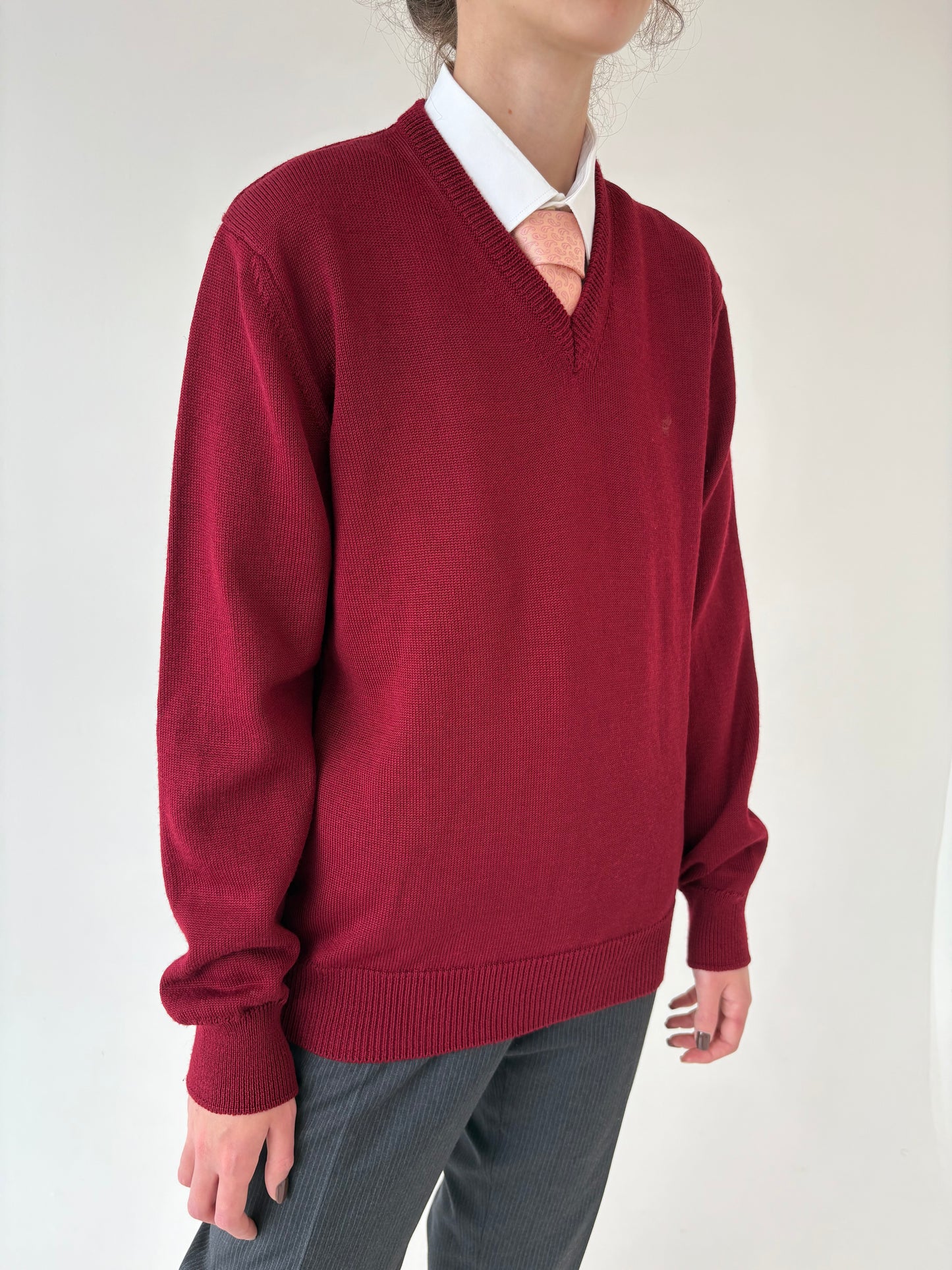 Pulover burgundy în anchior și croi lejer din lana extrafina de gramaj mare