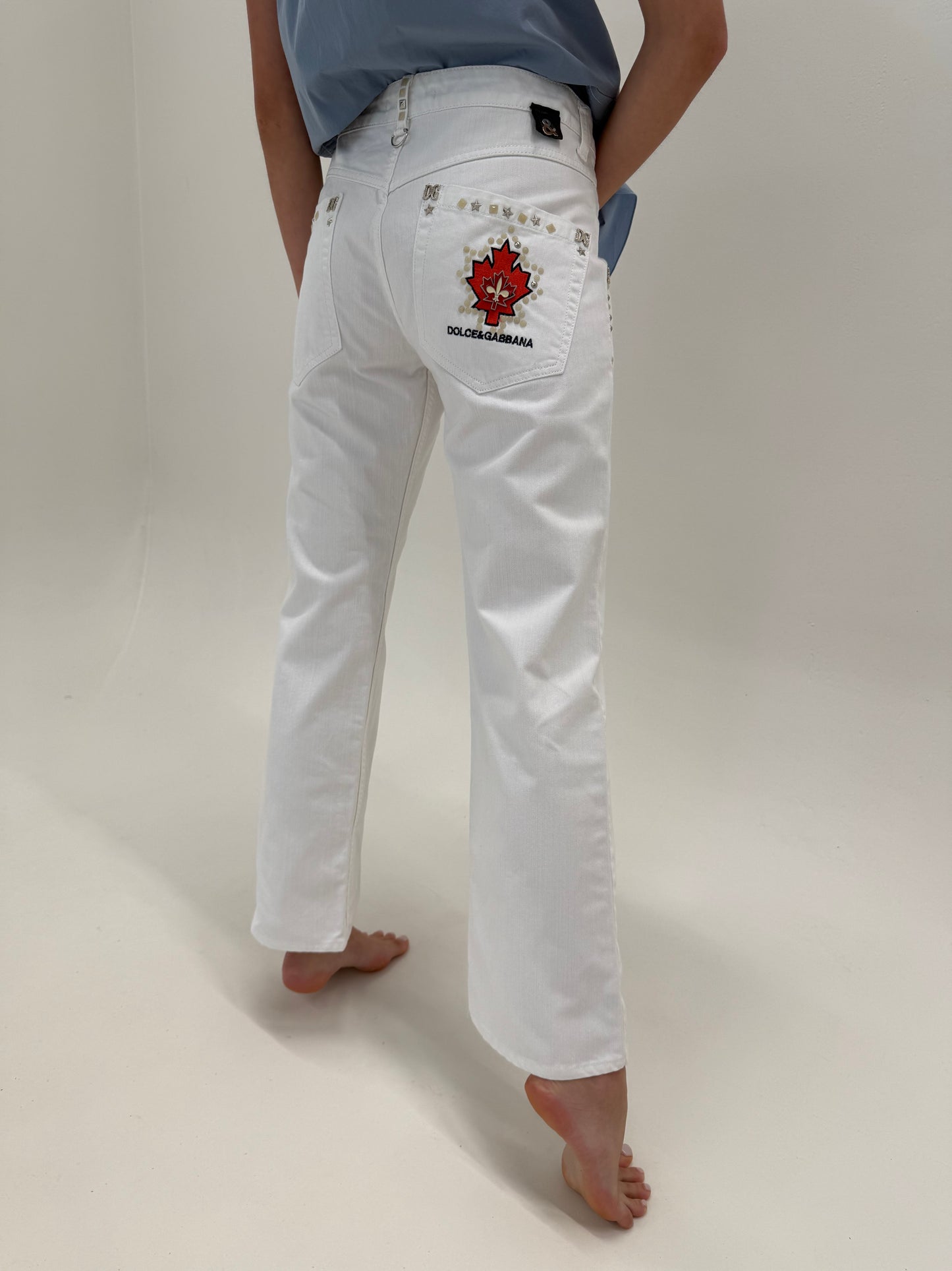 Jeans Dolce&Gabbana de vară straight leg cu aplicații metalice specifice brandului