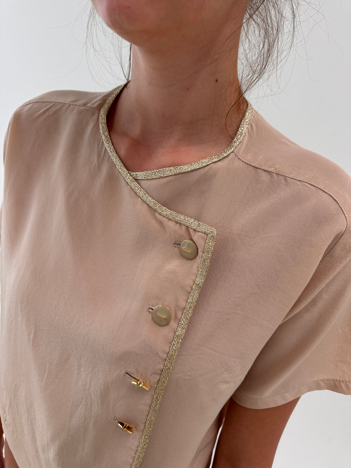 Cămașa pink nude vintage din mătase naturală în croi asimetric
