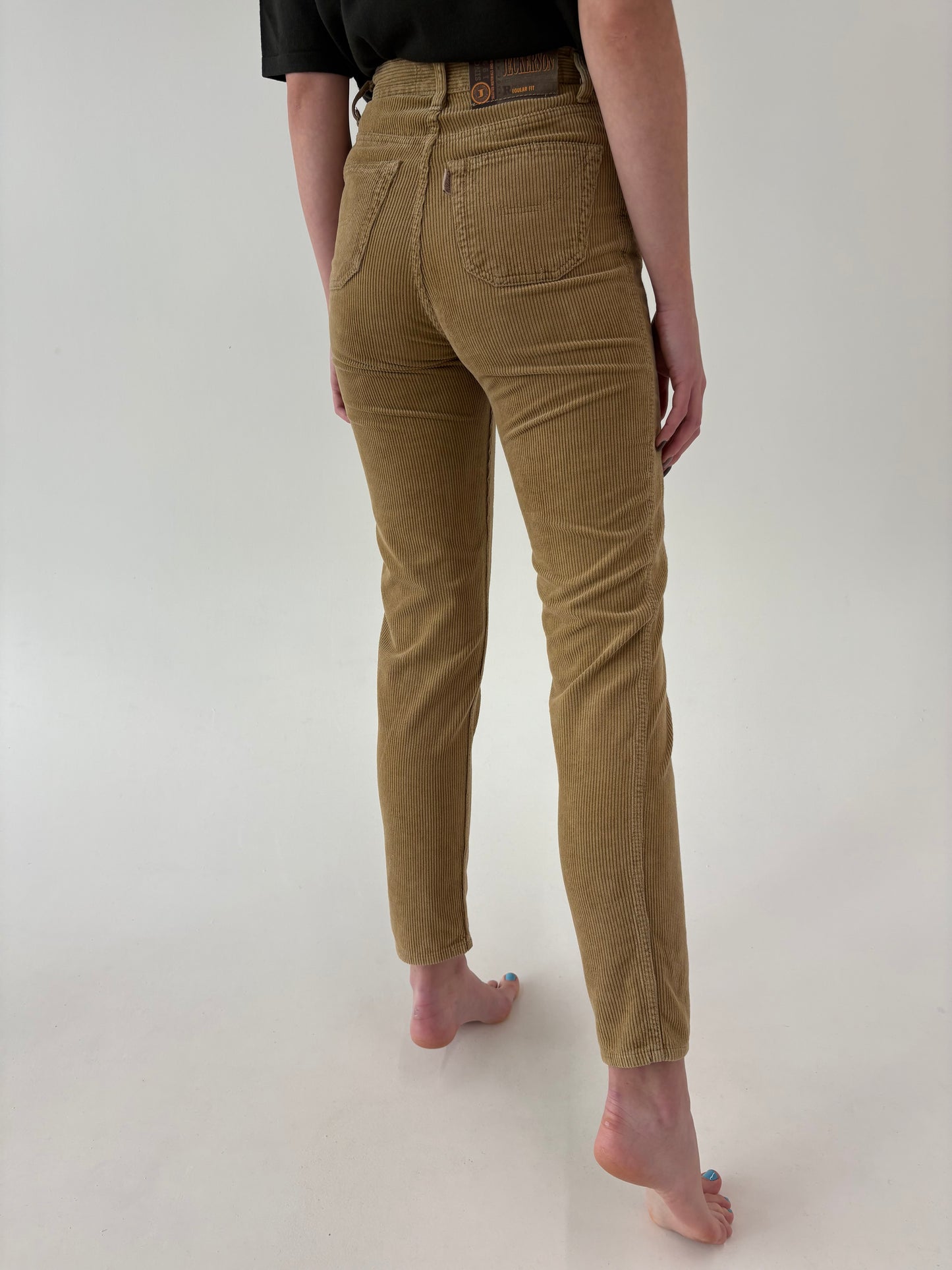 Pantaloni tall camel din corduroy