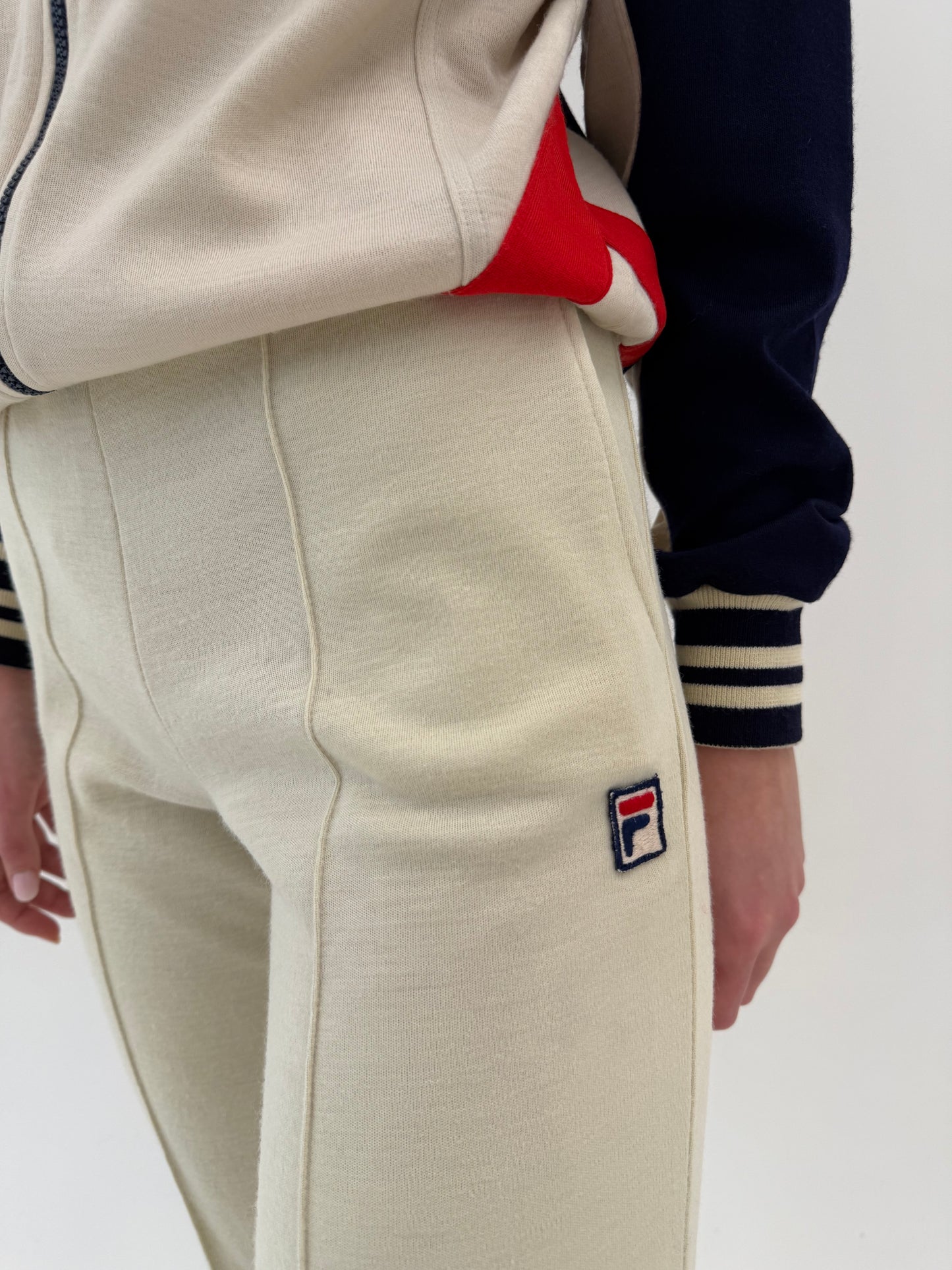 Trening old vintage din lana ani 80 târzii