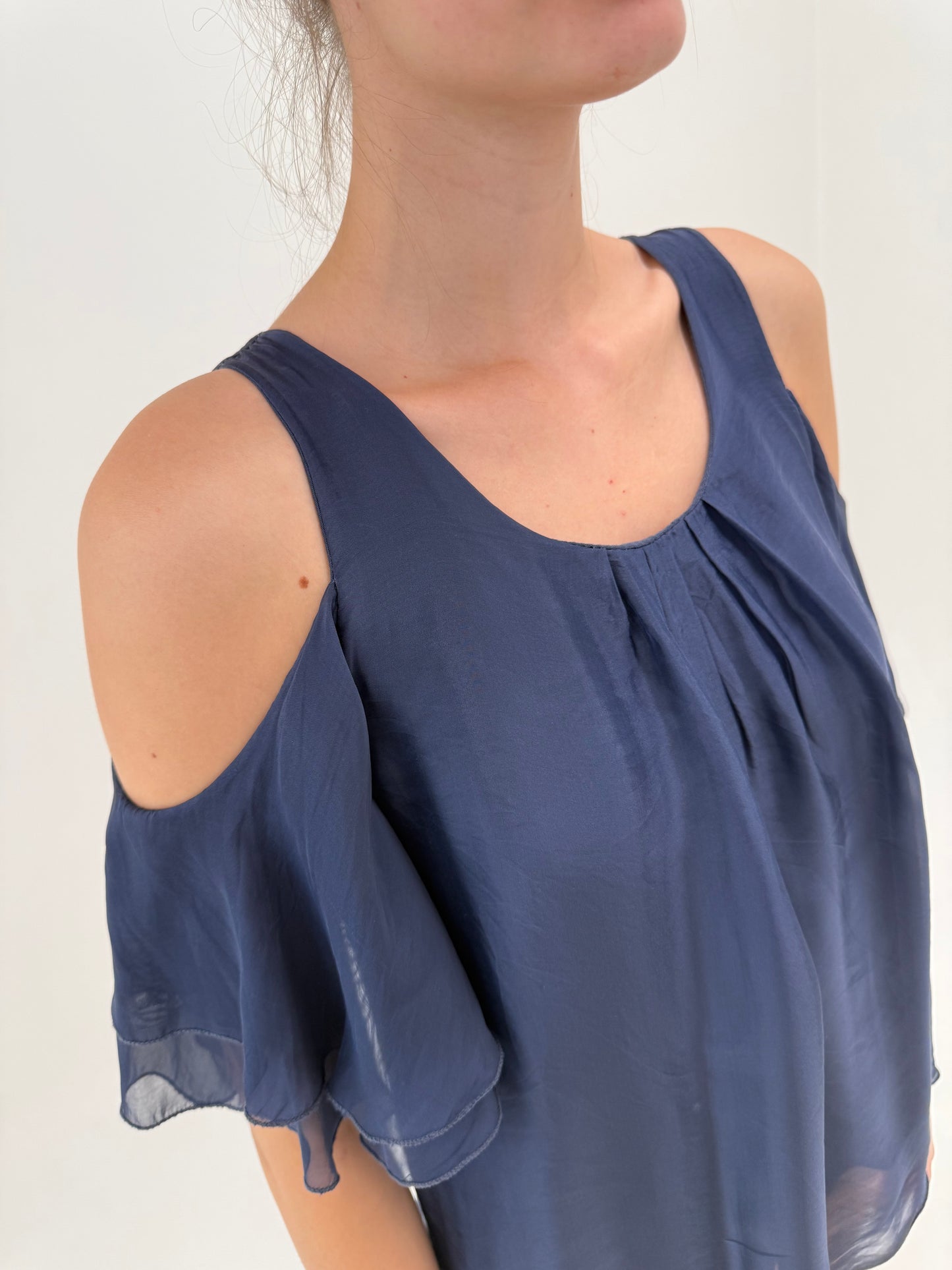 Top drapat jeans blue din mătase naturală