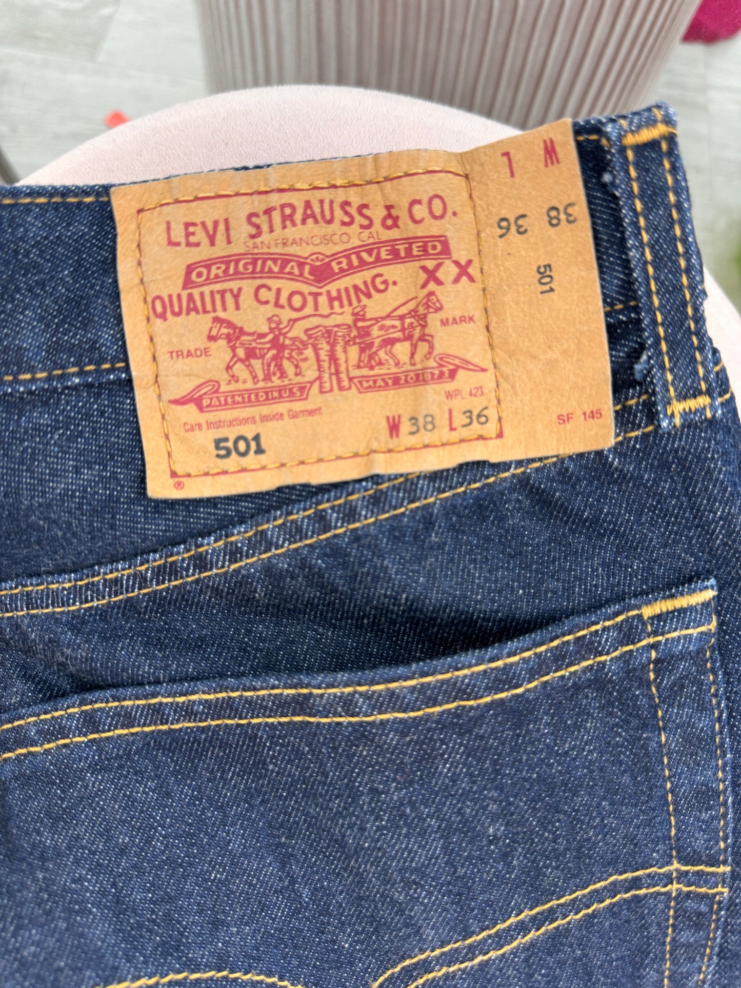 Jensi Levi’s 501 dark wash plus size