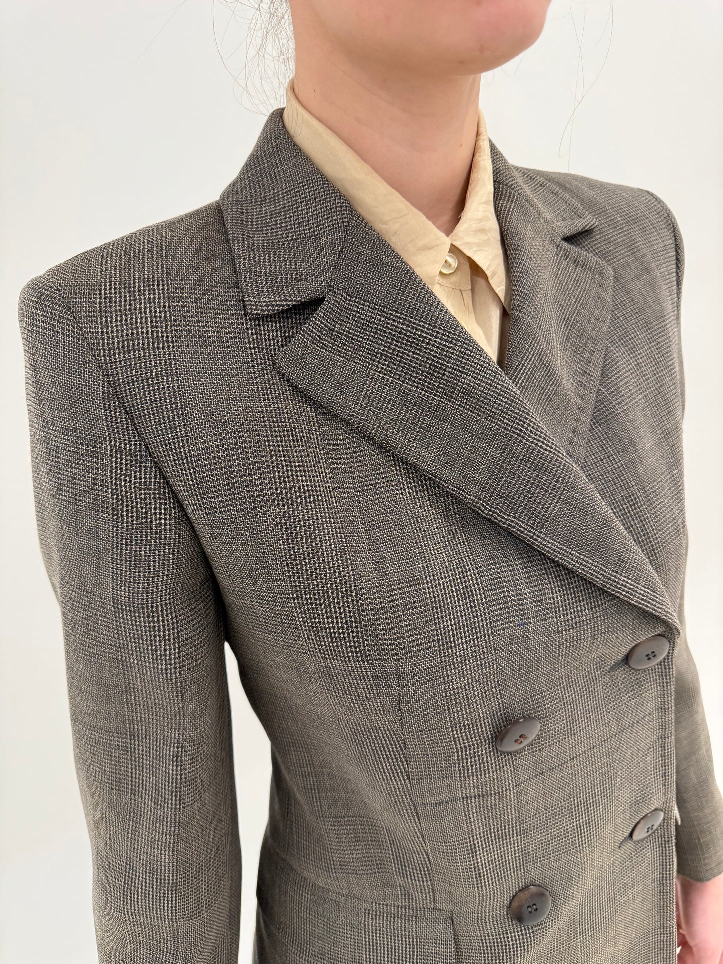 Sacou Max Mara în model iconic cambrat cu închidere dublă