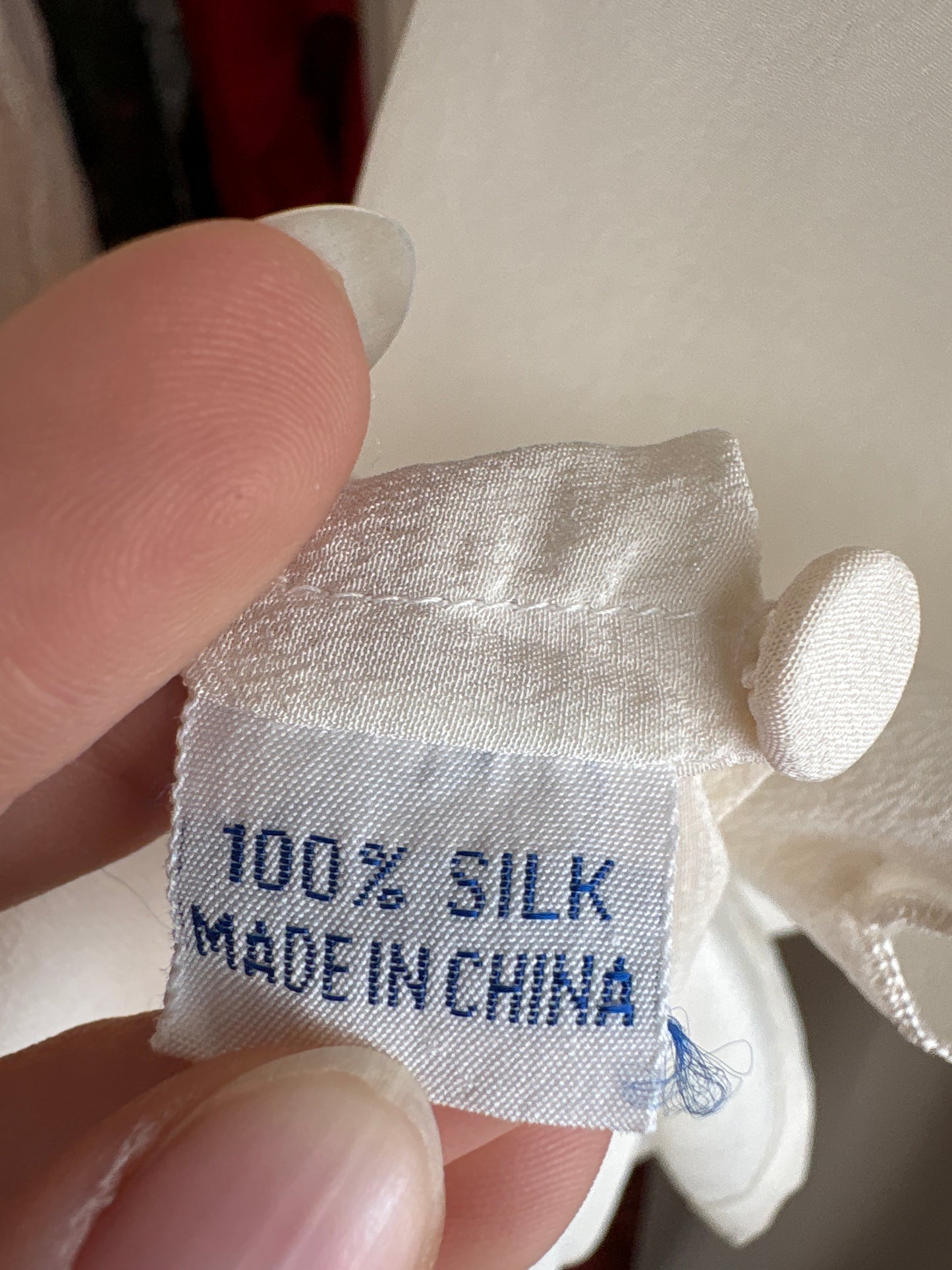 Top din mătase naturală cu broderie manuală excepțională off white