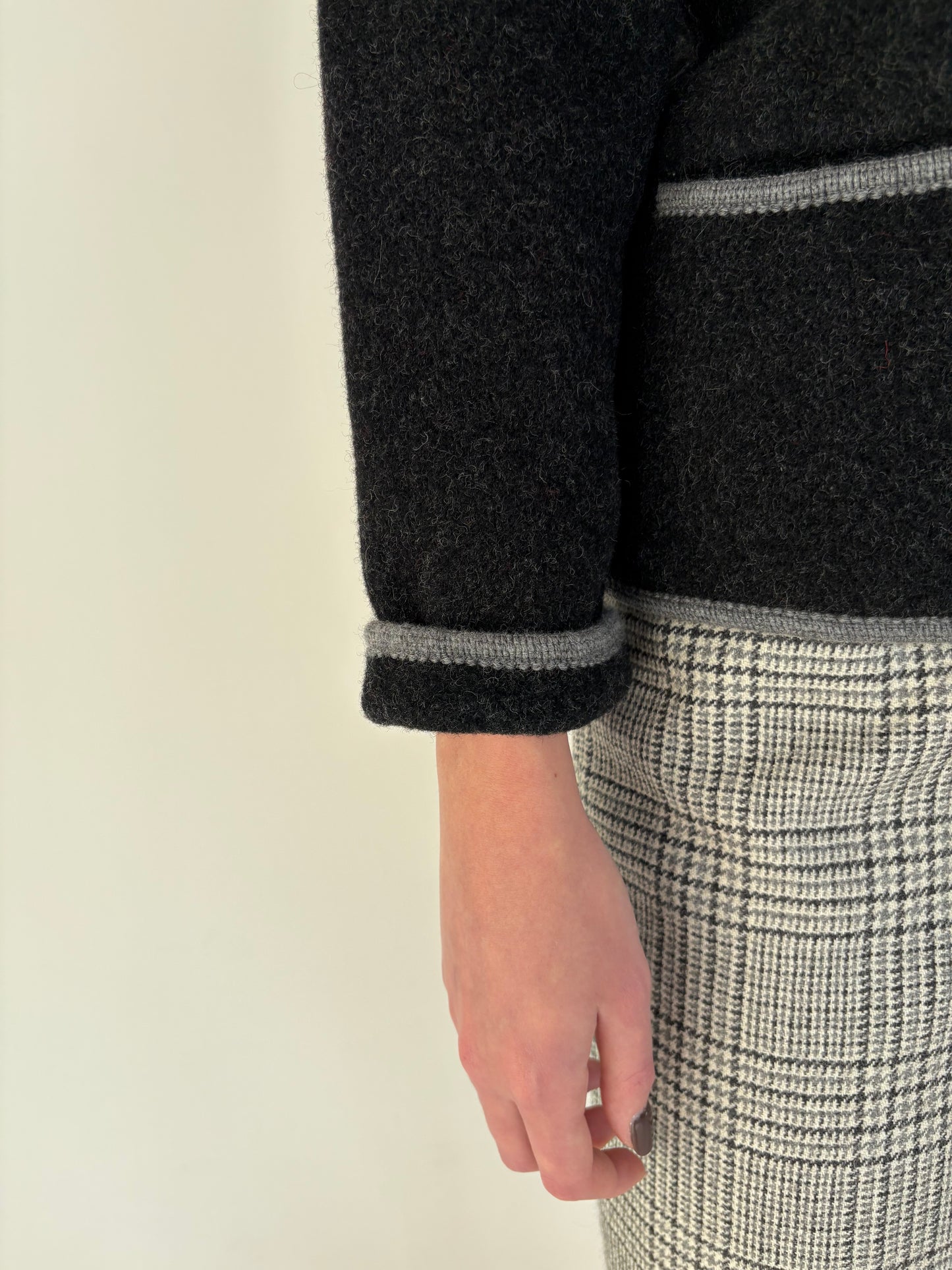 Jacheta vintage  petite din boiled wool gros cu nasturi metalici argintii