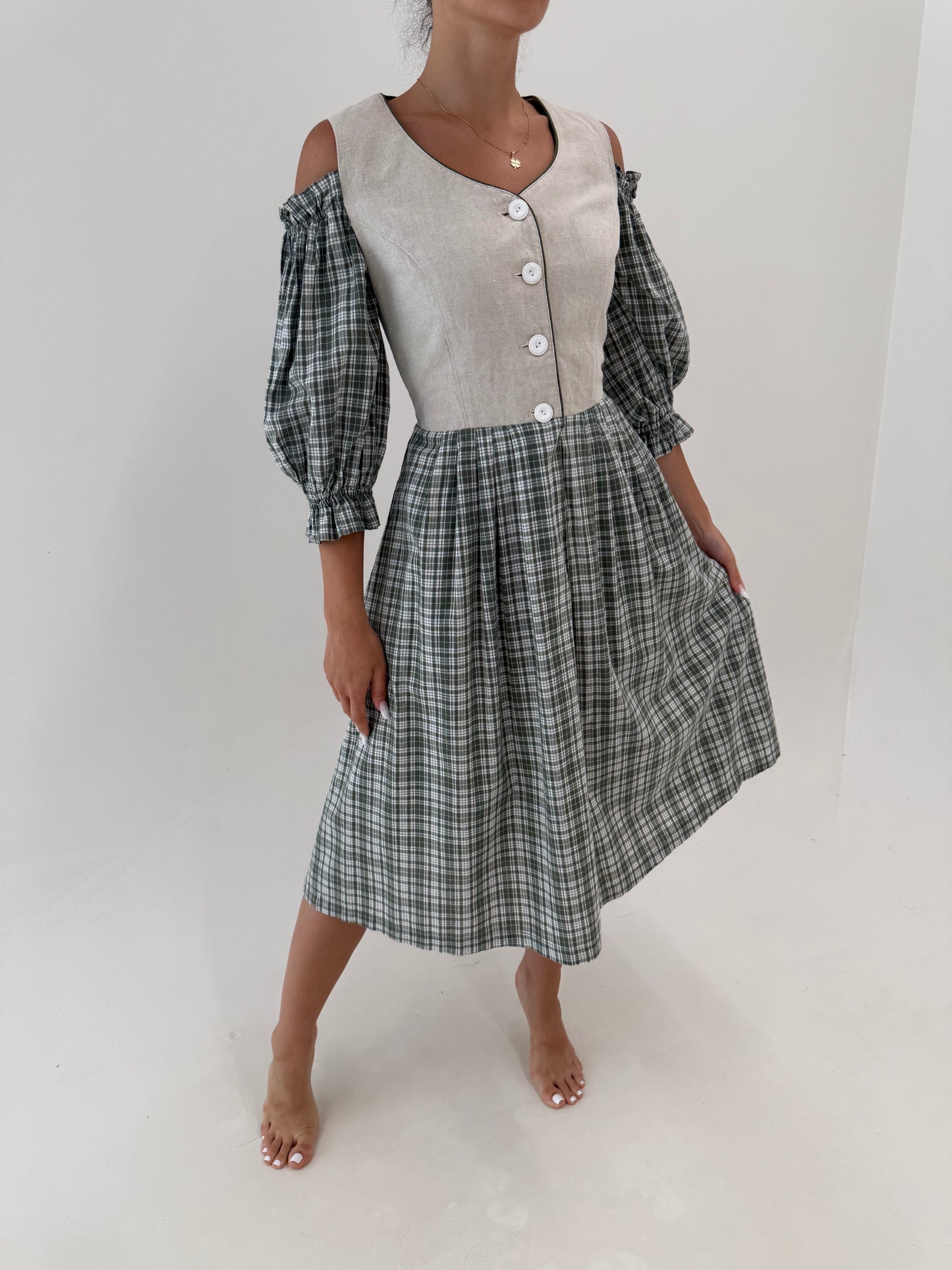 Rochie vintage cu corsaj din pânză de in și pânză de bumbac cu mâneci ușor bufante
