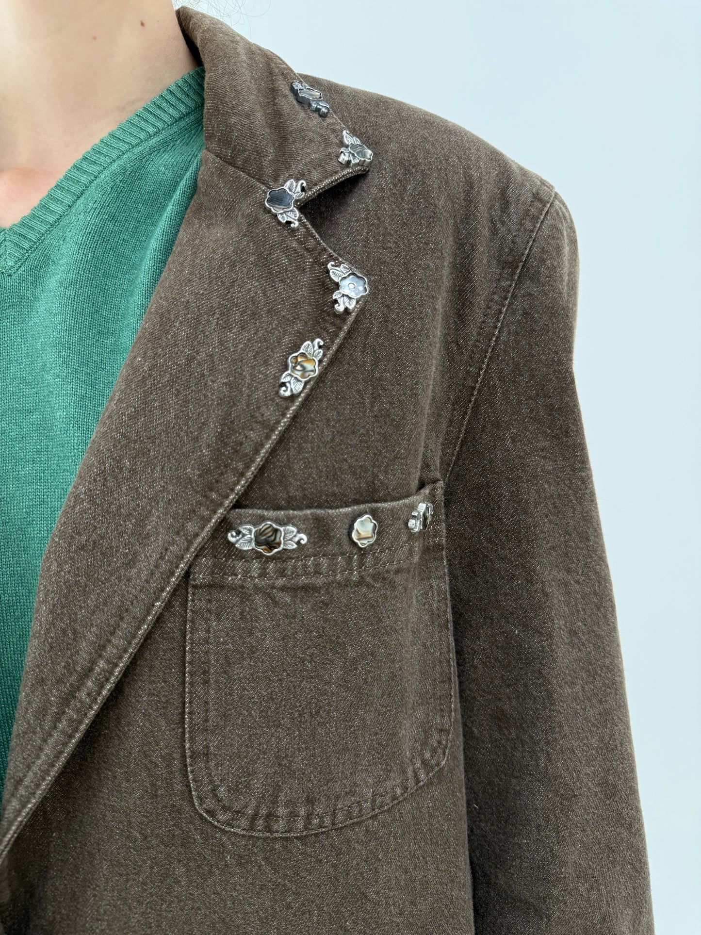 Jacheta luxury Les Copains din jeans cu padding fin și aplicații manuale metalice argintii