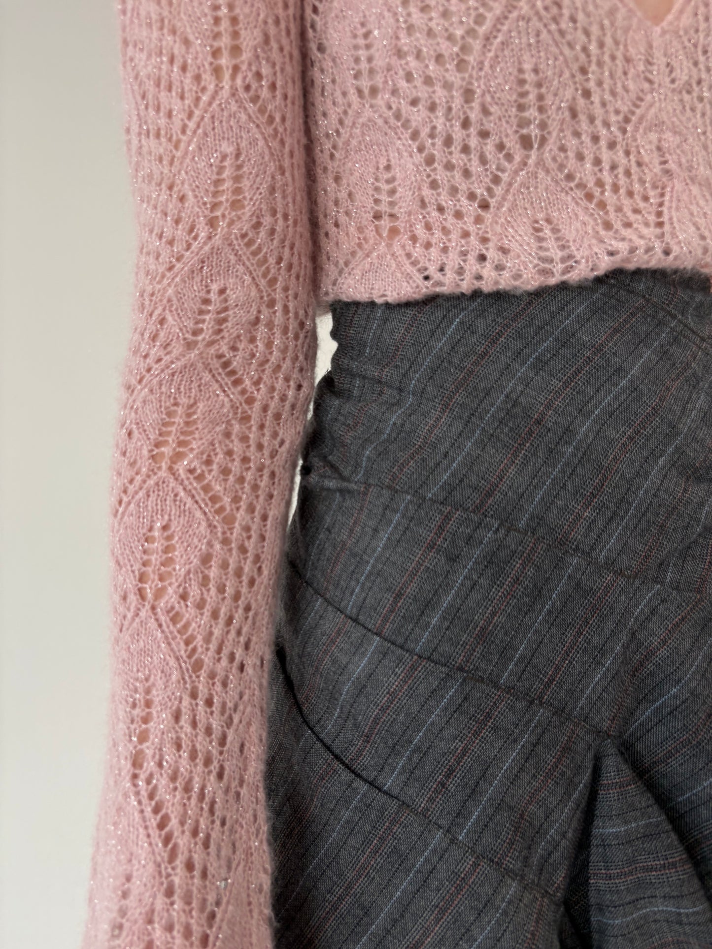 Fustă din stofă de lana extrafina in carouri și croi deosebit