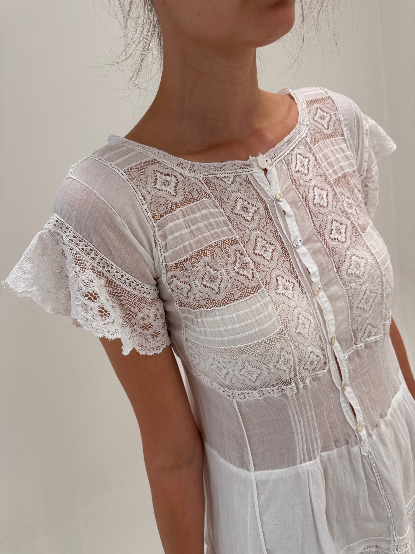 Rochie vintage maxi cu lucrătură manuală delicată din cea mai fină pânză de bumbac