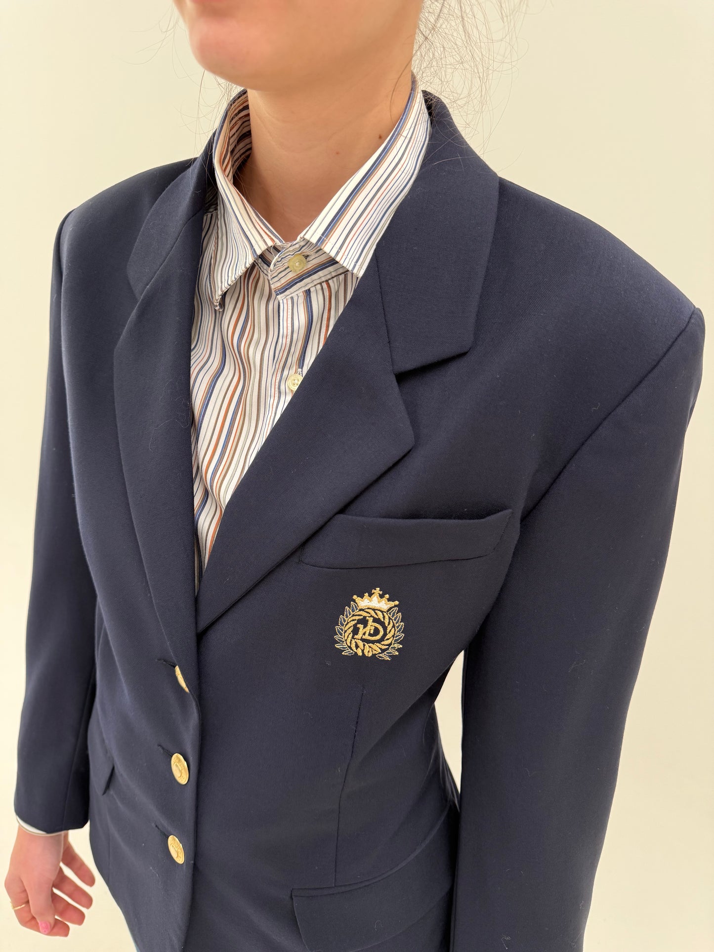 Sacou navy luxury Rocco Barocco cu nasturi aurii si emblema brodată