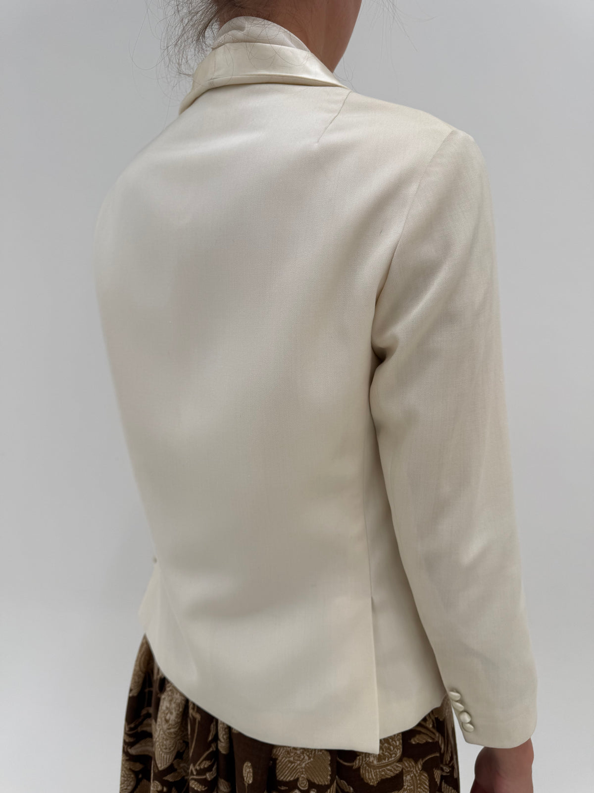 Sacou vintage de ceremonie butter white cu revere satinate din lana extrafina