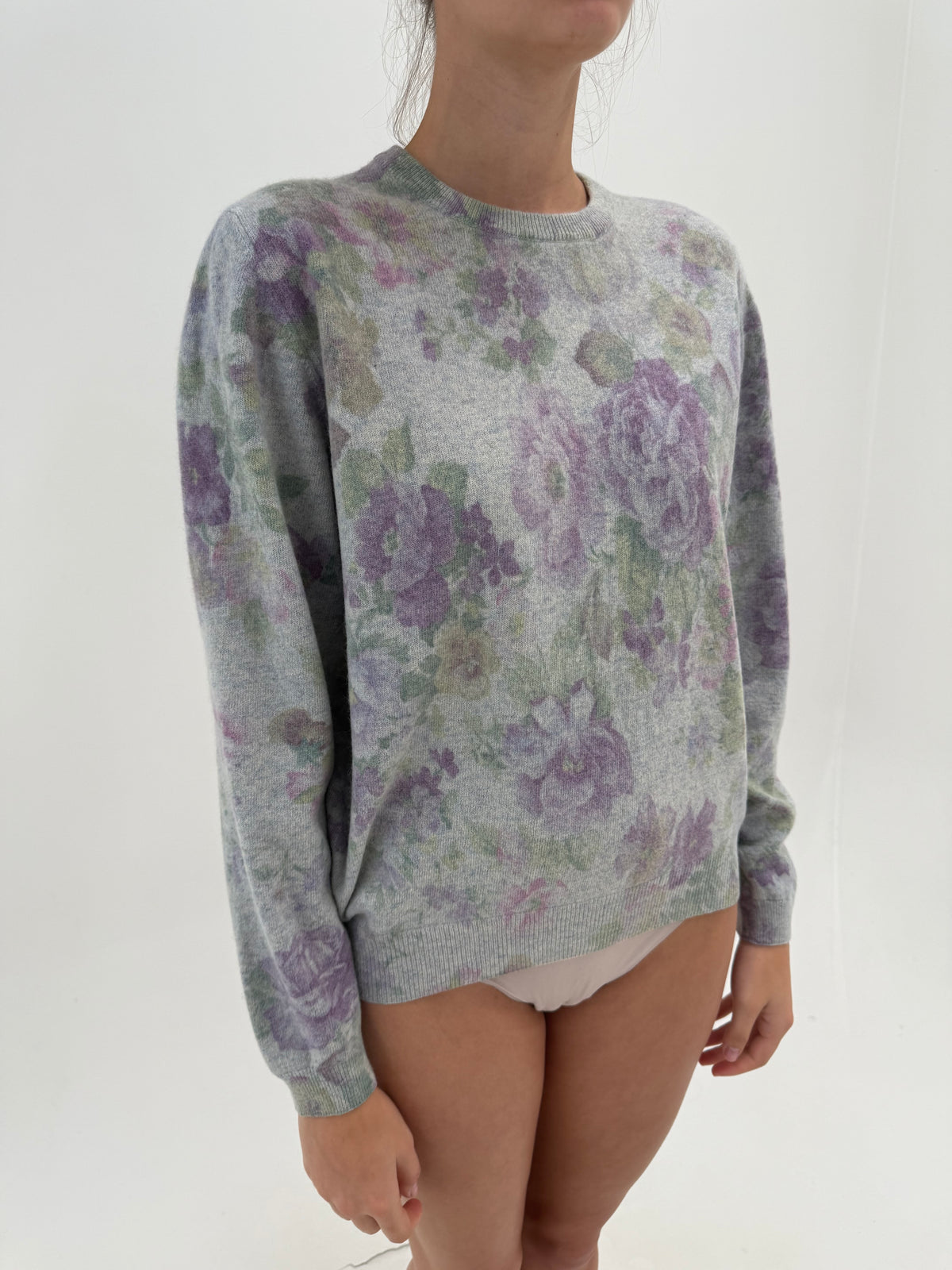 Pulover vintage dusty baby blue cu print floral superb 80% lana extrafina