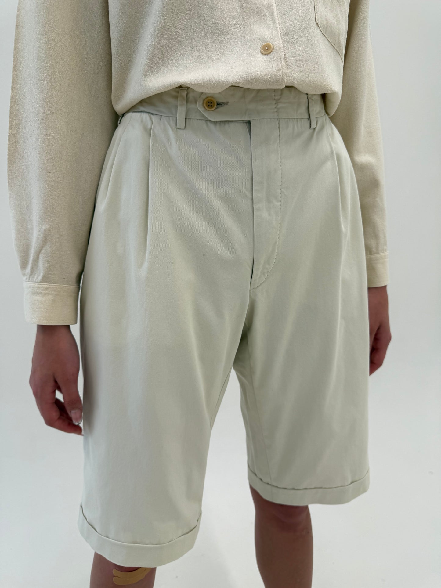 Costum luxury Canali în croi super actual off white din bumbac