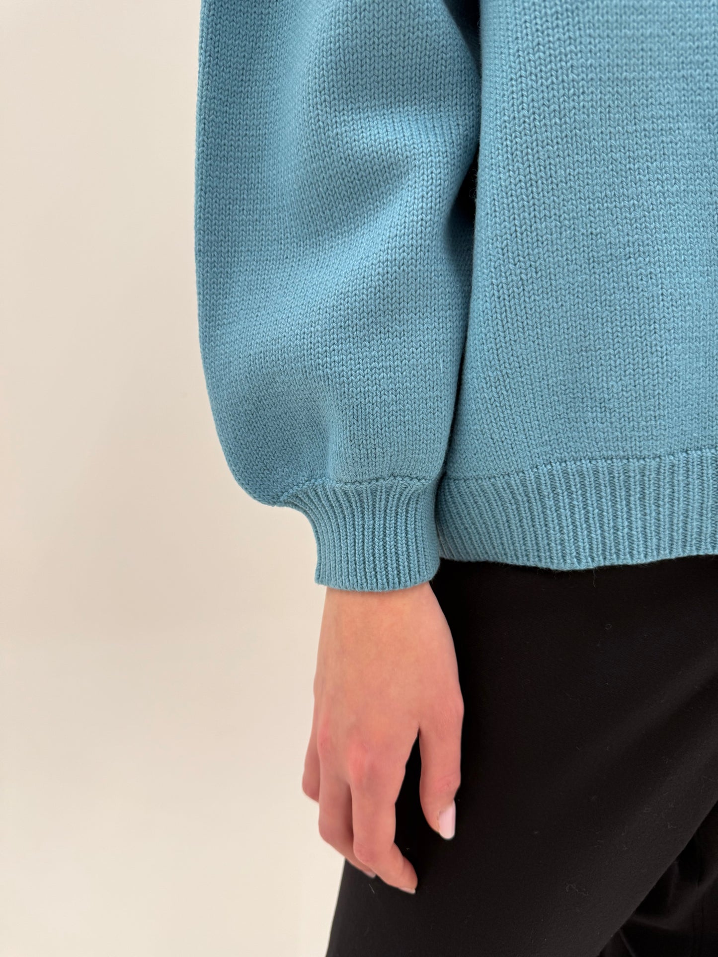 Cardigan vintage petite albastru ciel din lana merino extrafina groasă