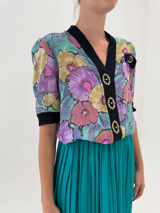 Top vintage cu nasturi bijuterie și croi în stil Gucci super vaporos