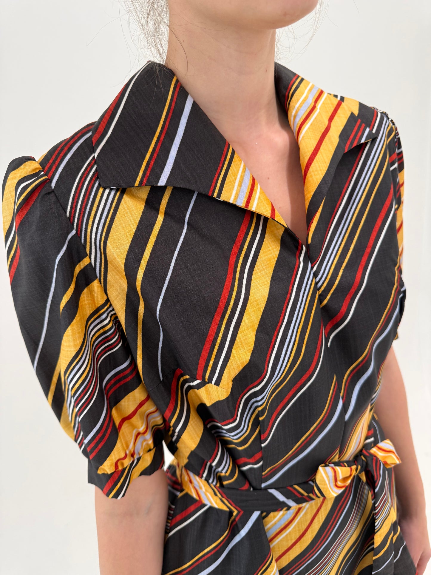 Rochie vintage în dungi din panzica de mătase naturală cu talie reglabilă