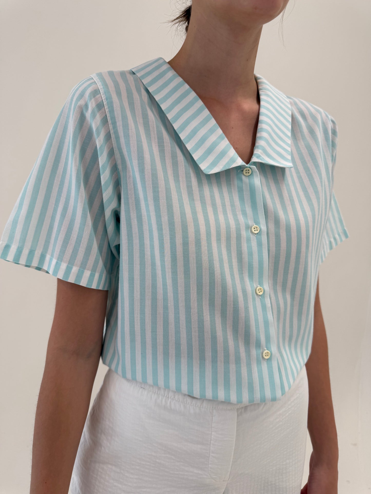 Cămașa vintage în dungi fine mint green din panzica de bumbac