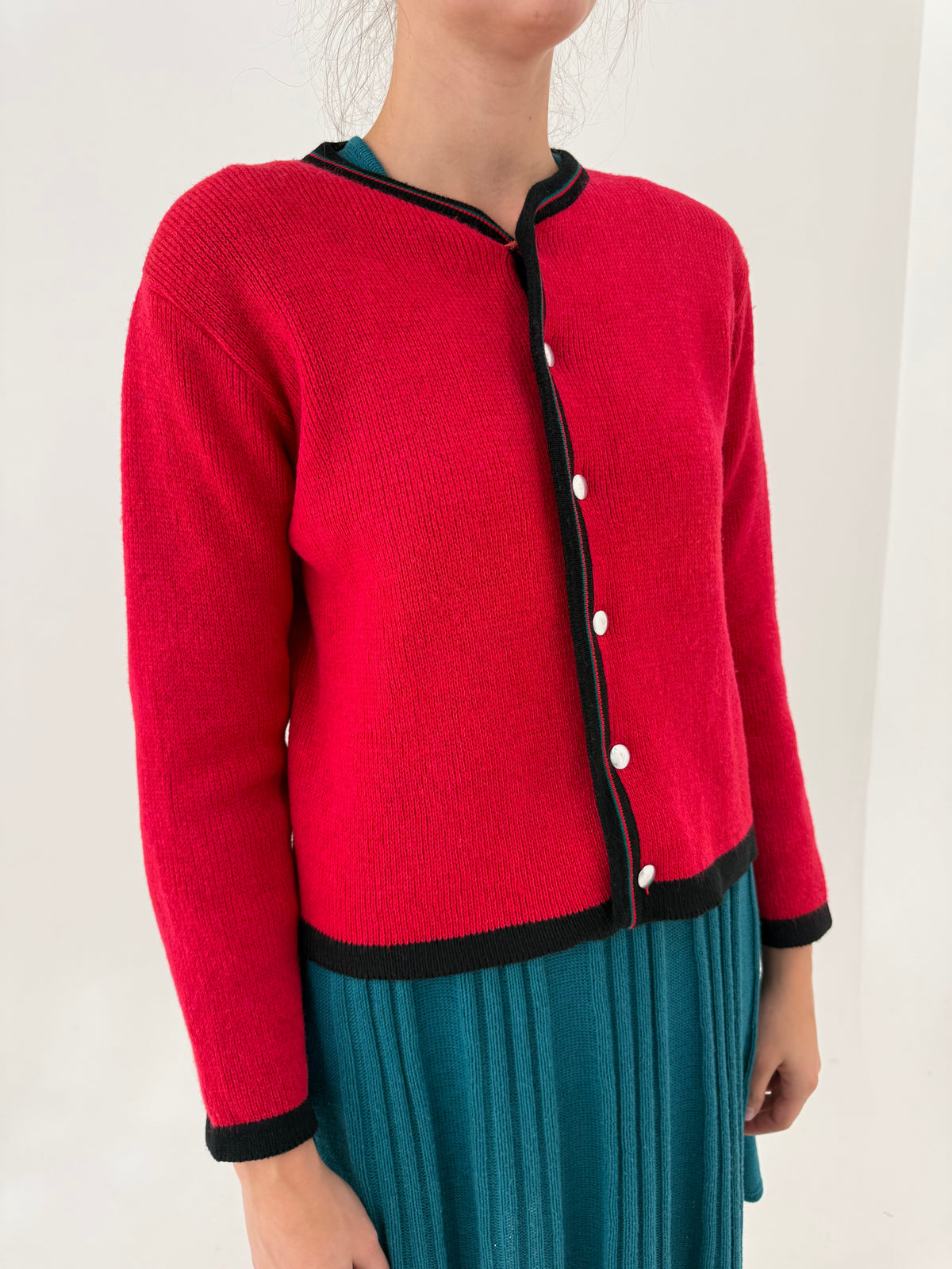Jacheta în croi ușor boxy roșu superb din tricot gros de lana extrafina