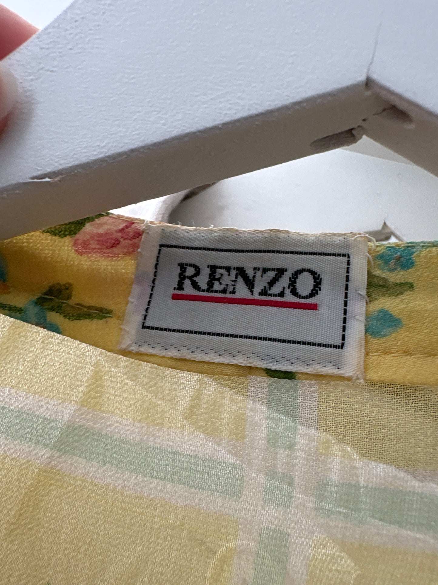 Cămașa butter yellow cu print floral superb din creppe de mătase naturală