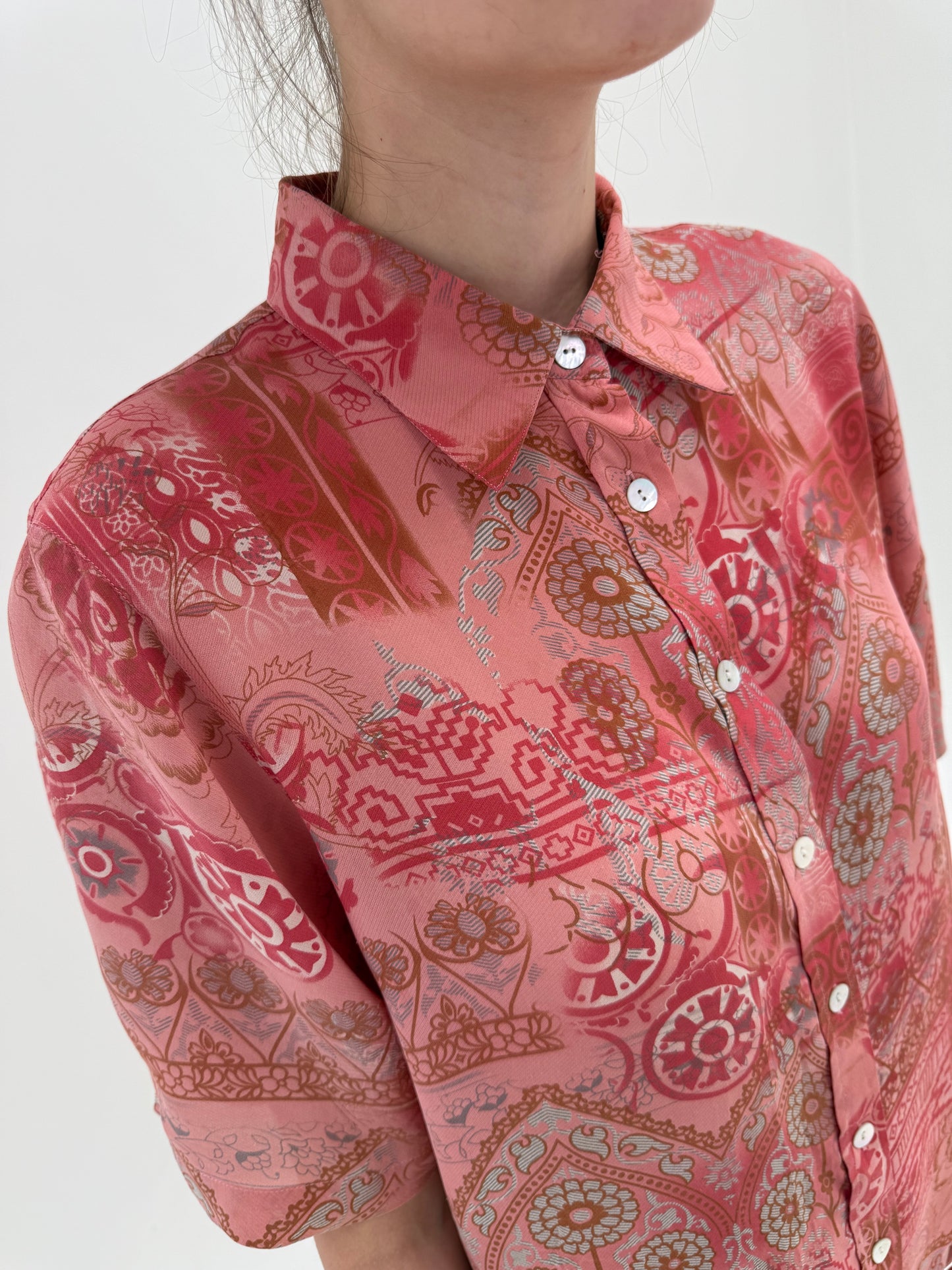 Cămașa din mătase naturală cu print paisley