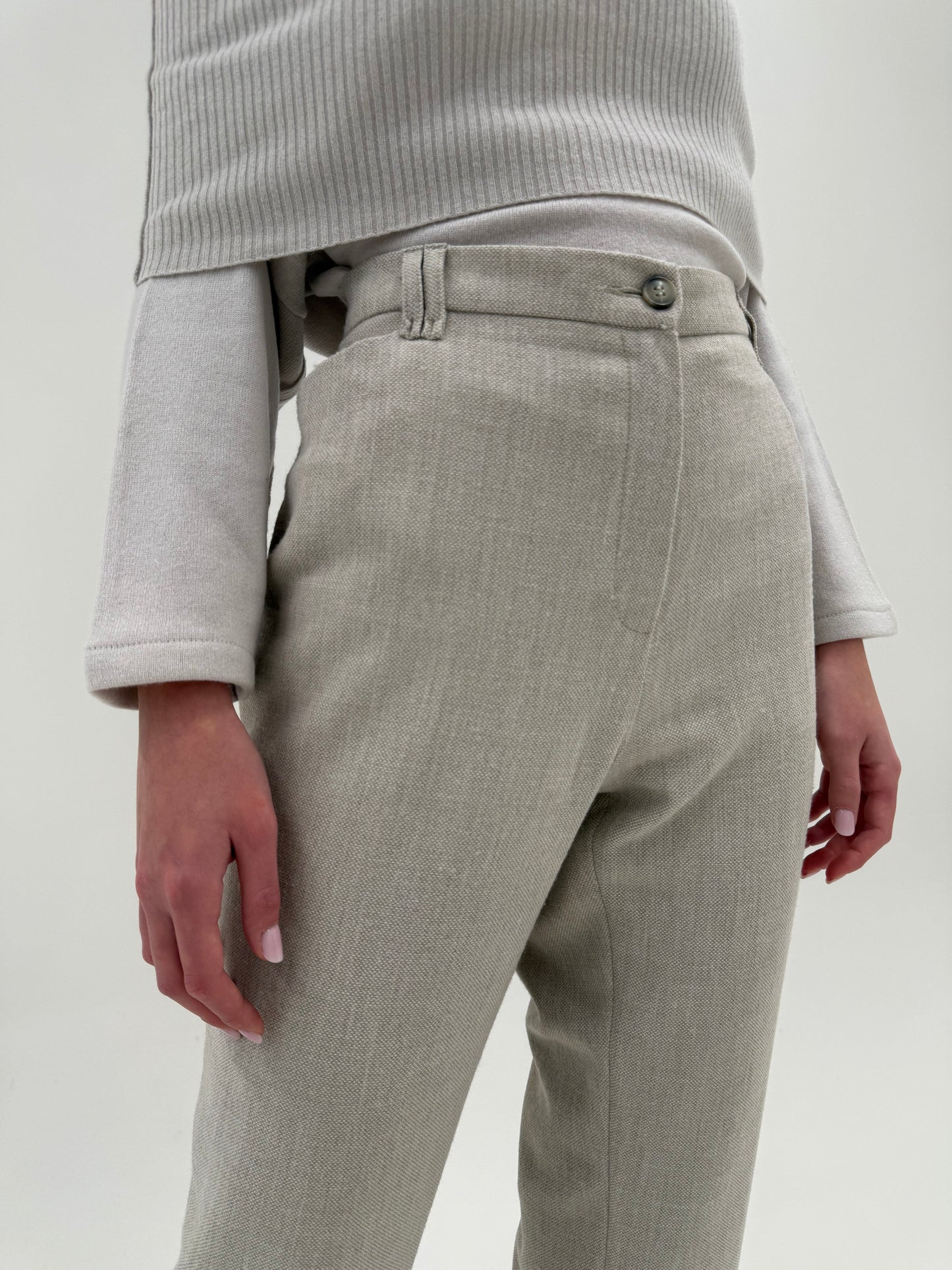 Pantaloni light nude din lana plină extrafina cu talie înaltă