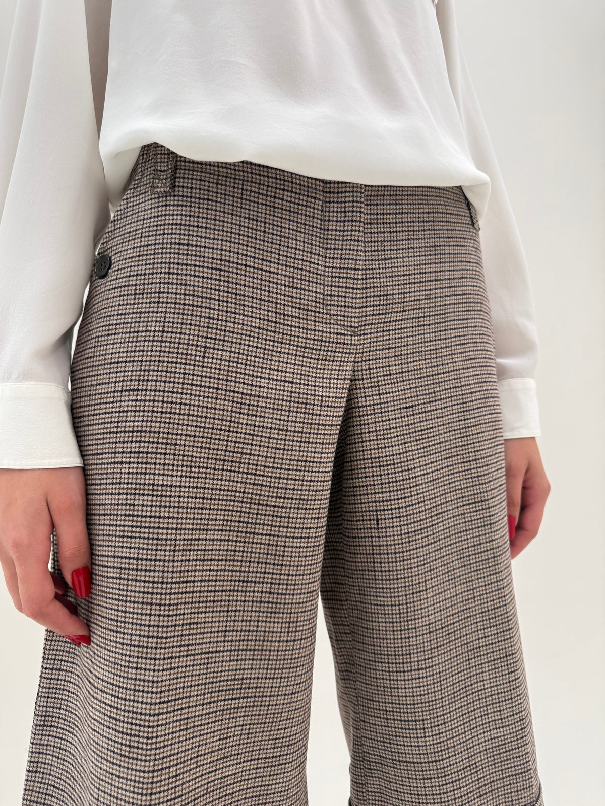 Pantaloni Max Mara bermuda tailored din stofă de lana extrafina în carouri
