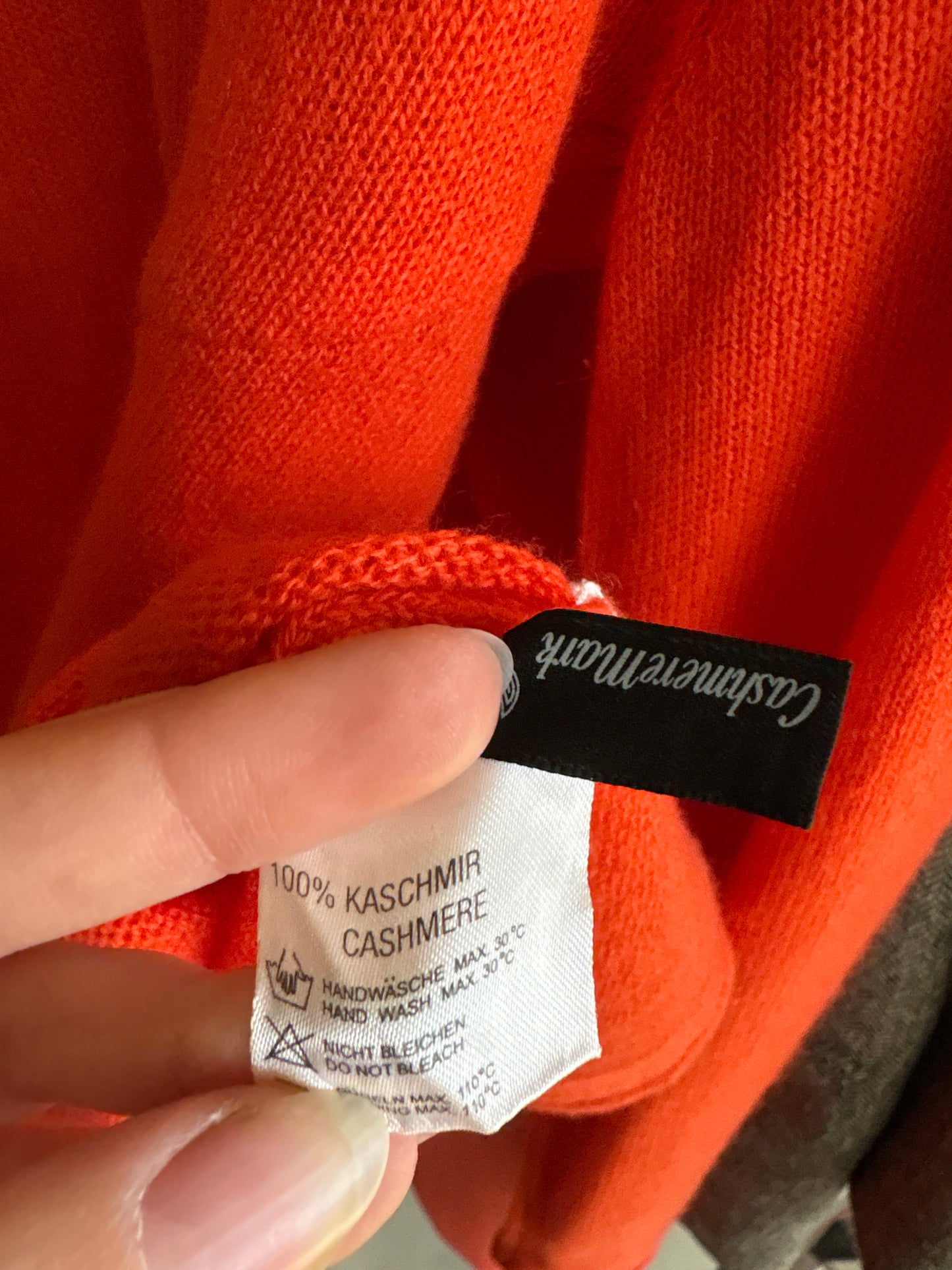 Pulover italian din cașmir în culoare superbă